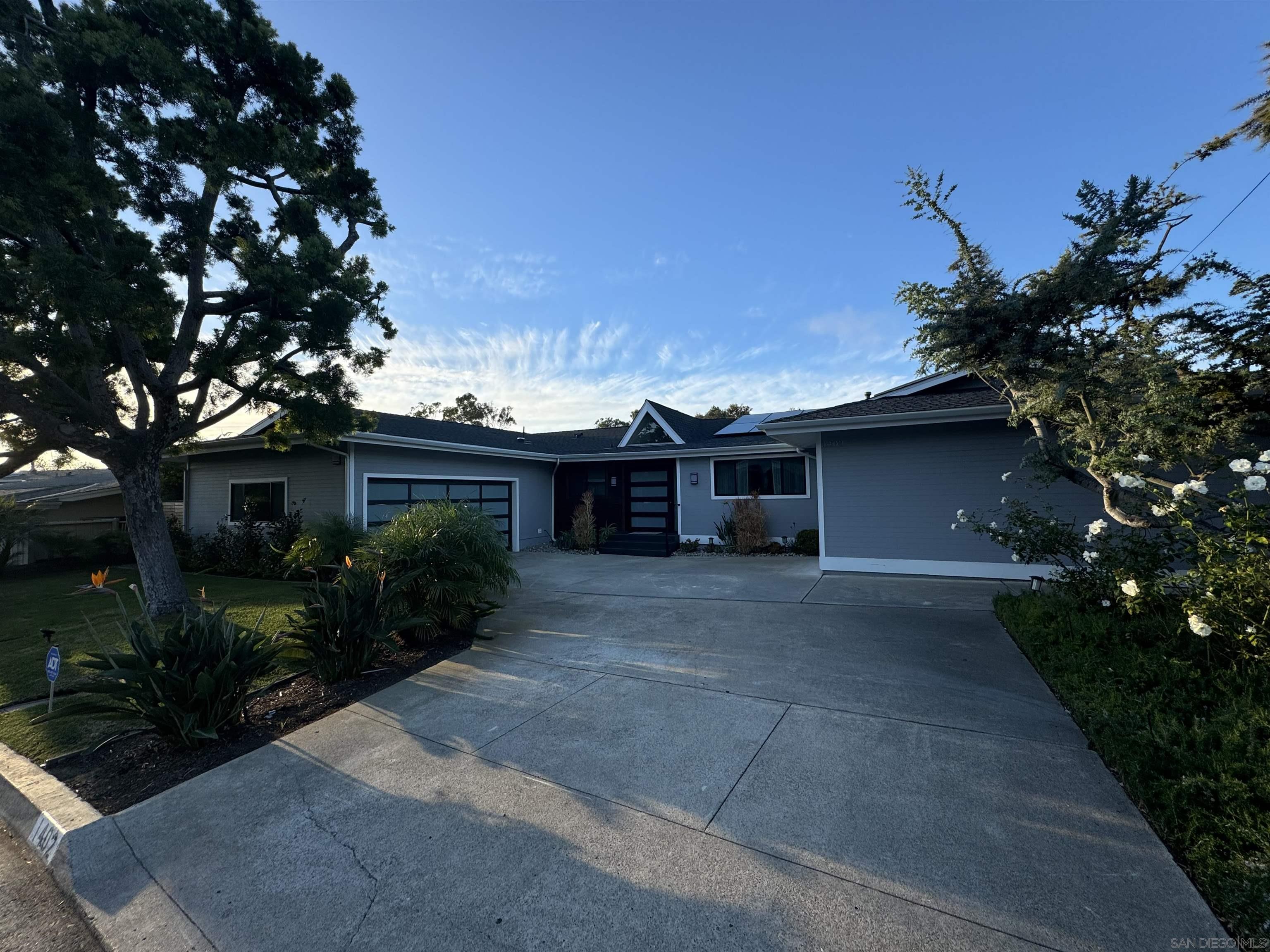 Detail Gallery Image 2 of 62 For 1402  Rodeo Drive, La Jolla,  CA 92037 - 5 Beds | 3/1 Baths