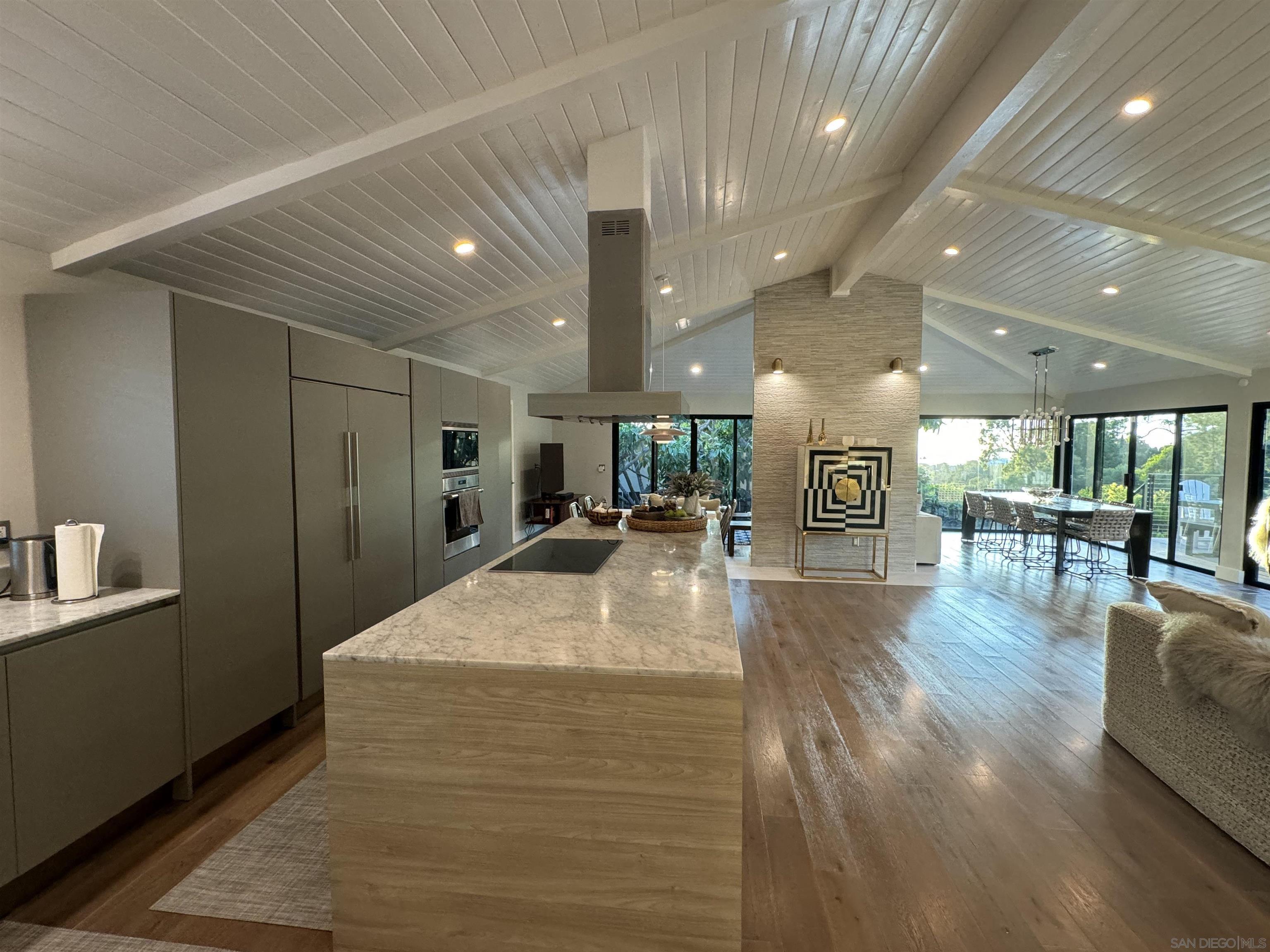 Detail Gallery Image 21 of 62 For 1402  Rodeo Drive, La Jolla,  CA 92037 - 5 Beds | 3/1 Baths