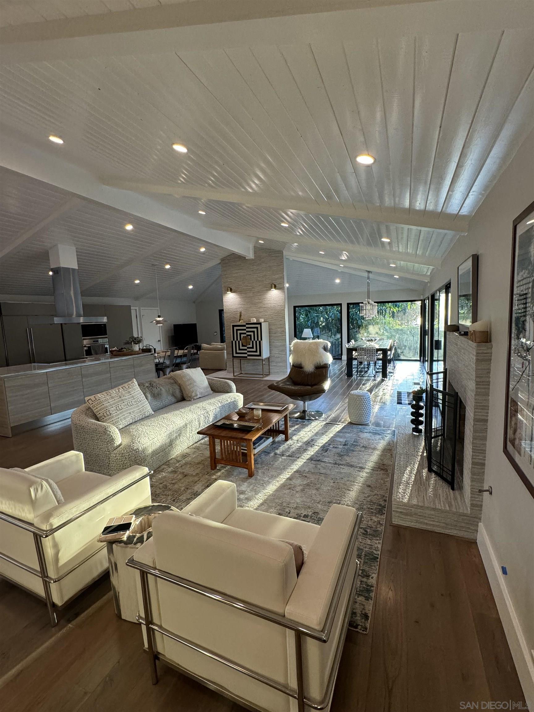 Detail Gallery Image 31 of 62 For 1402  Rodeo Drive, La Jolla,  CA 92037 - 5 Beds | 3/1 Baths