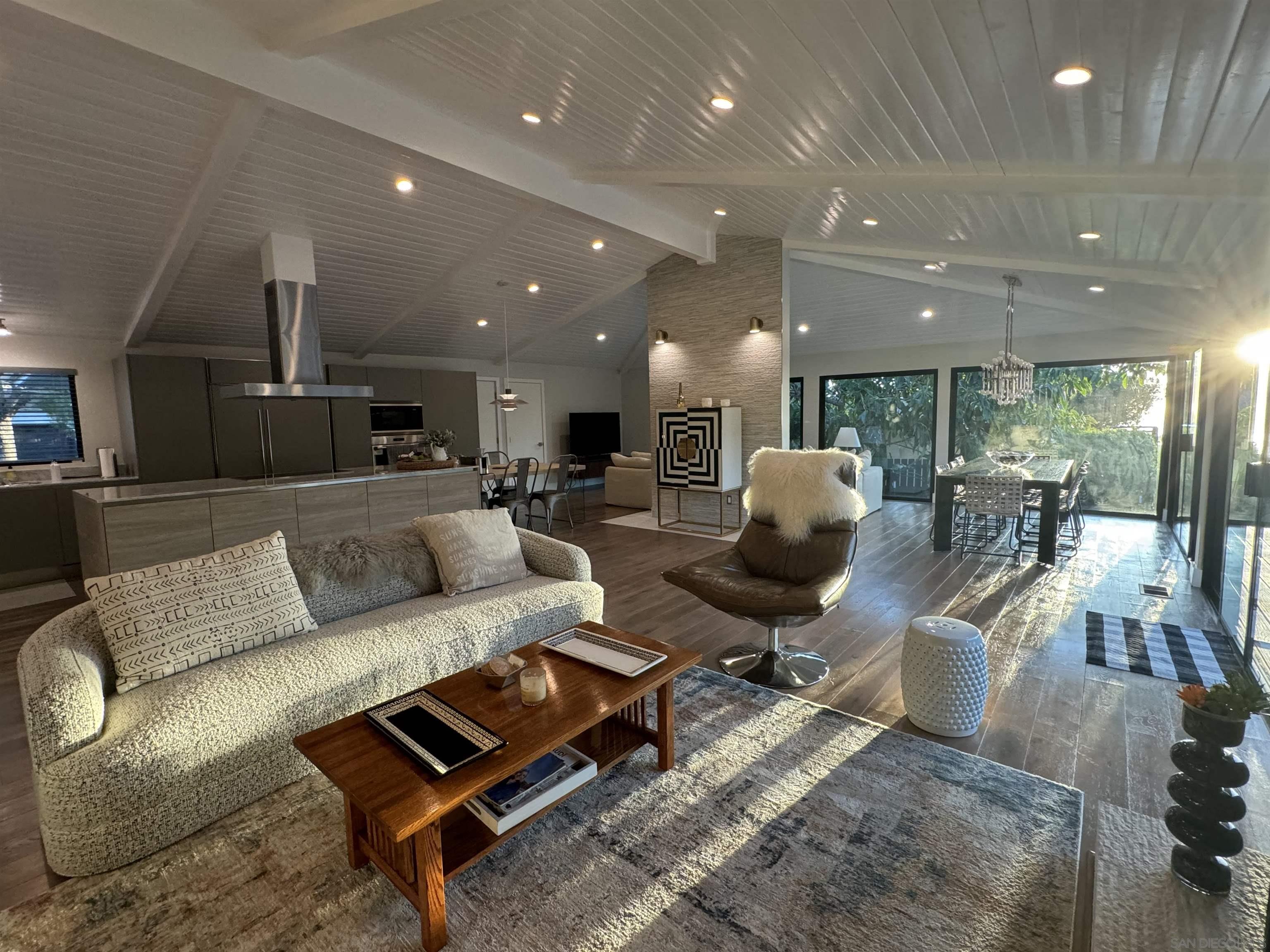 Detail Gallery Image 32 of 62 For 1402  Rodeo Drive, La Jolla,  CA 92037 - 5 Beds | 3/1 Baths