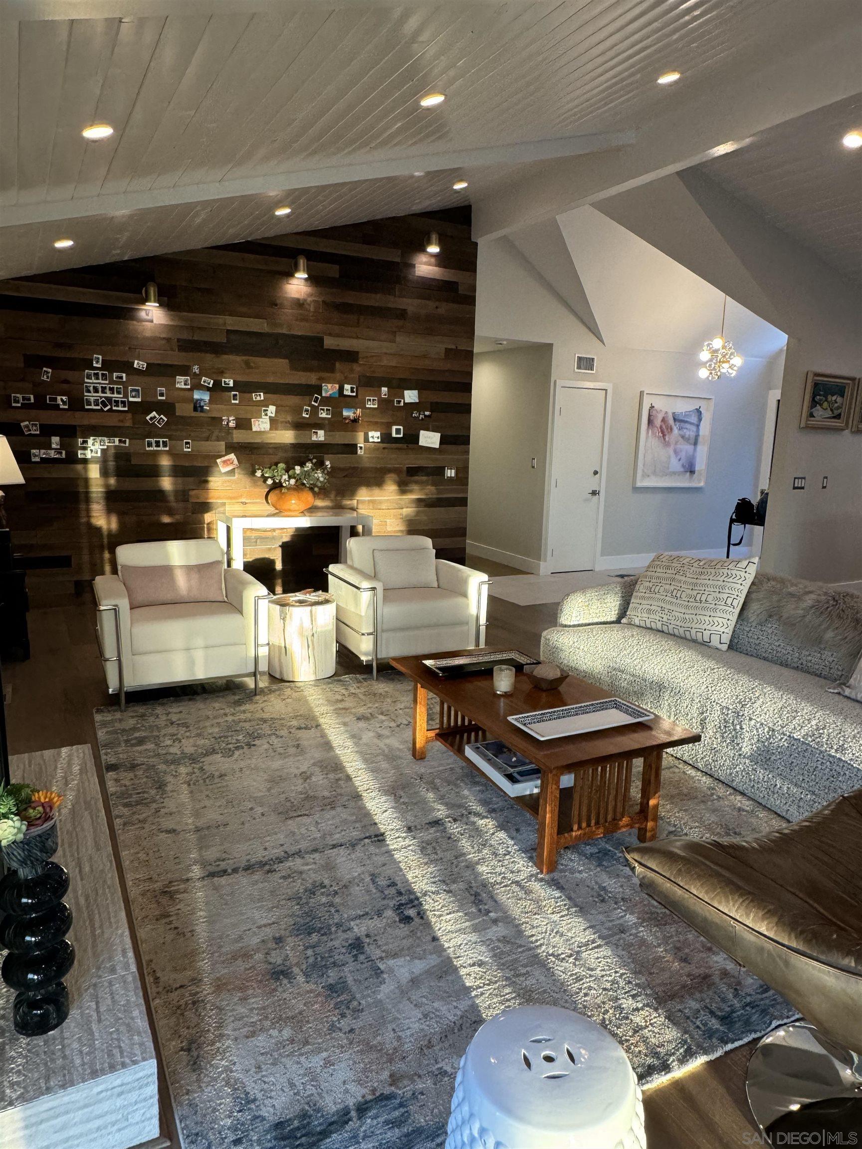 Detail Gallery Image 35 of 62 For 1402  Rodeo Drive, La Jolla,  CA 92037 - 5 Beds | 3/1 Baths