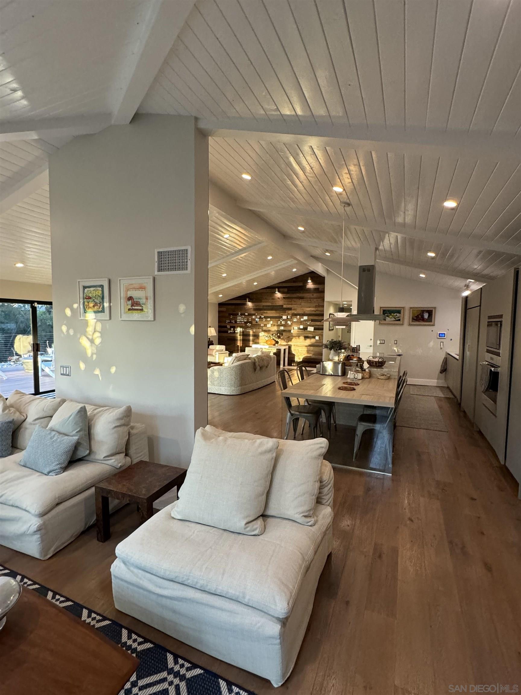 Detail Gallery Image 38 of 62 For 1402  Rodeo Drive, La Jolla,  CA 92037 - 5 Beds | 3/1 Baths