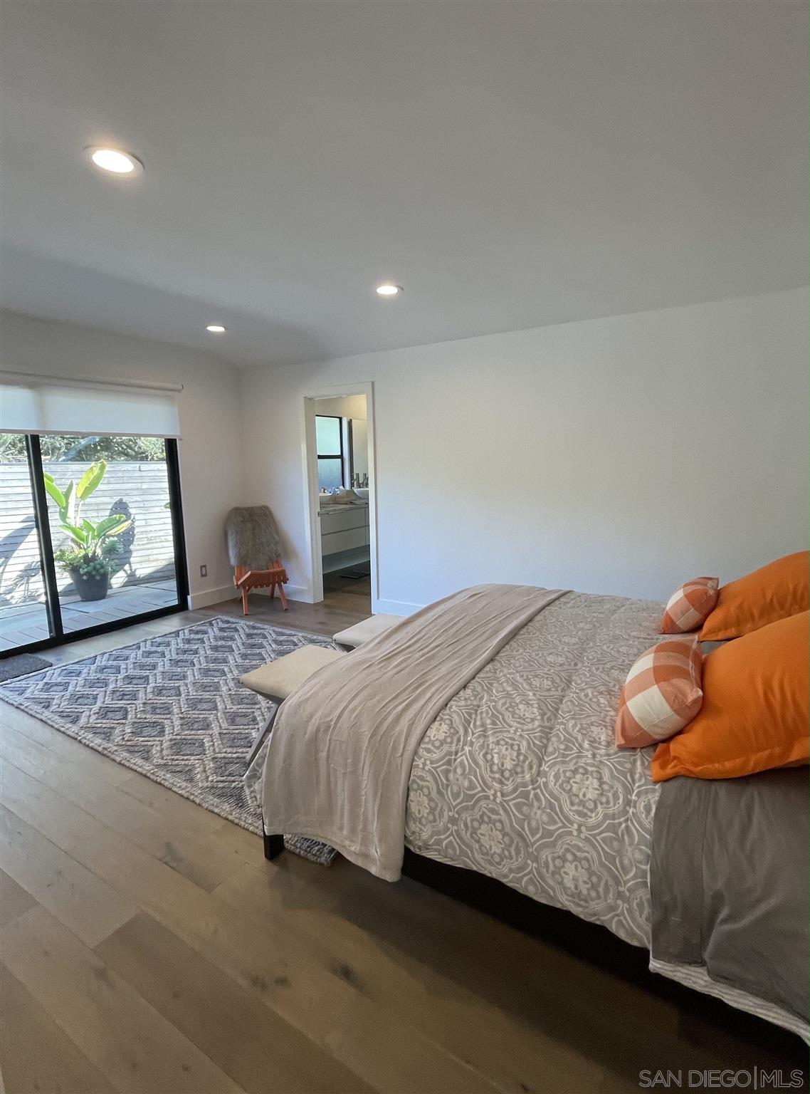 Detail Gallery Image 6 of 62 For 1402  Rodeo Drive, La Jolla,  CA 92037 - 5 Beds | 3/1 Baths