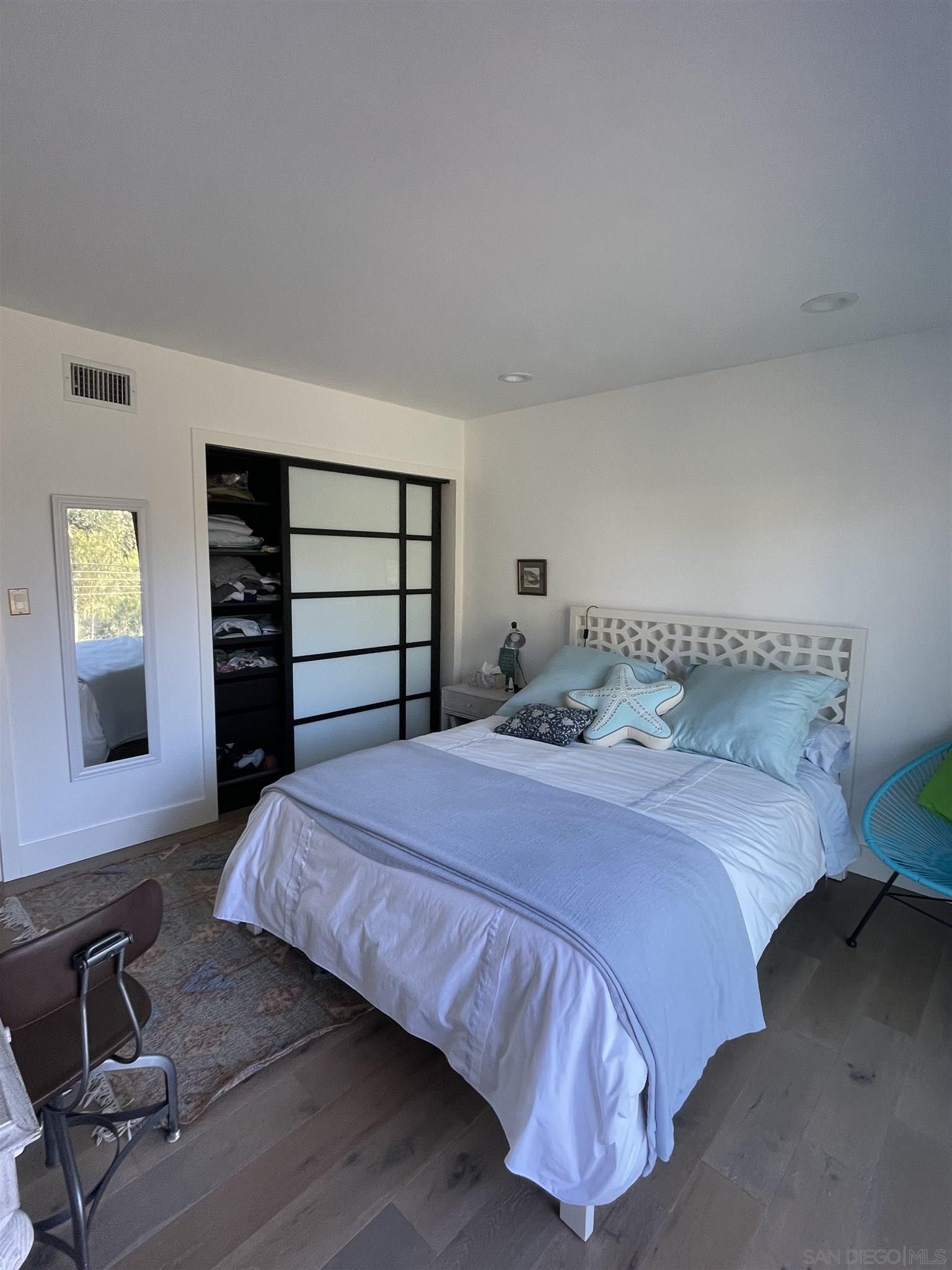 Detail Gallery Image 9 of 62 For 1402  Rodeo Drive, La Jolla,  CA 92037 - 5 Beds | 3/1 Baths