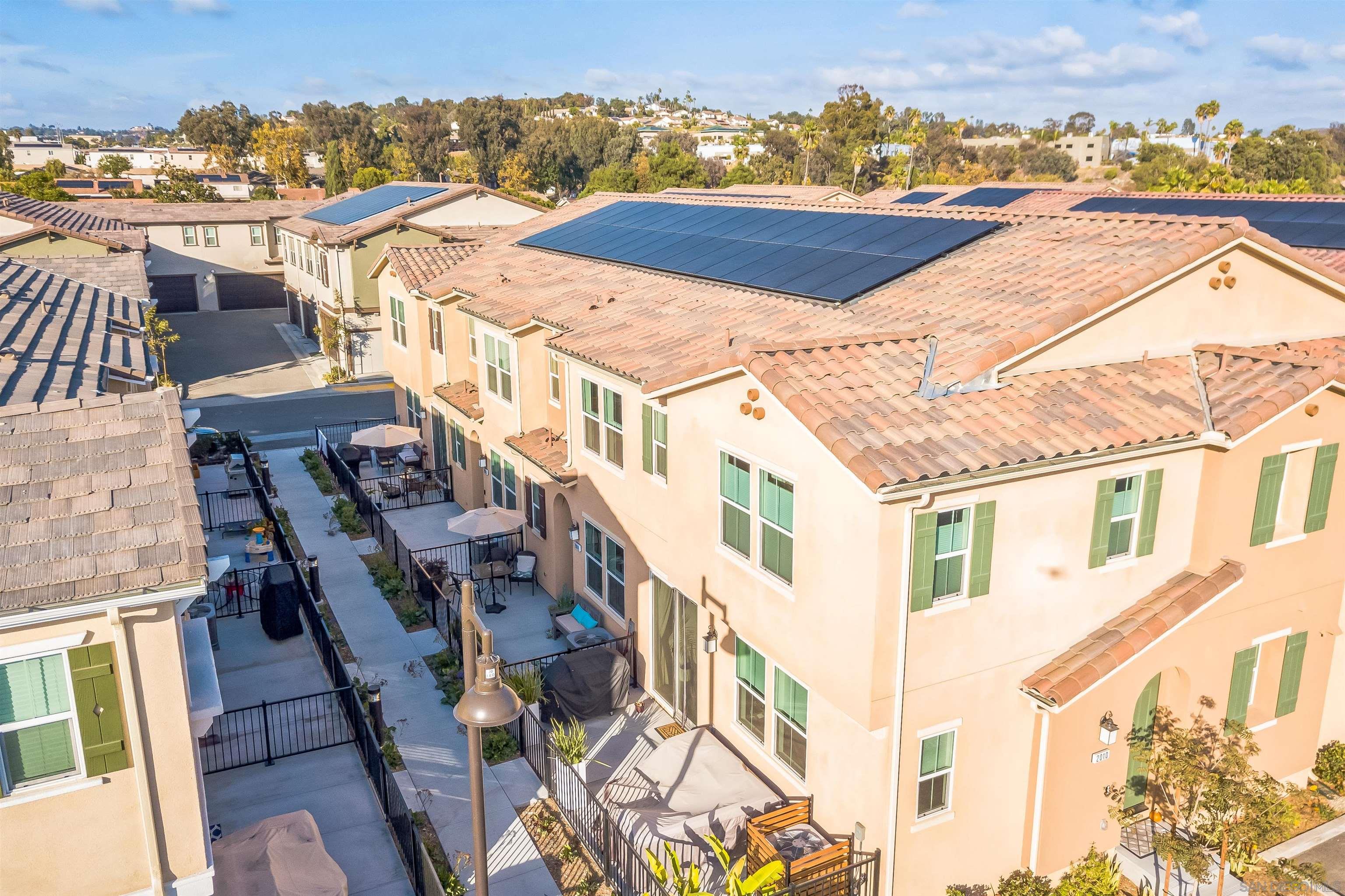 Detail Gallery Image 3 of 47 For 2018  Barite St, Spring Valley,  CA 91977 - 3 Beds | 2/1 Baths