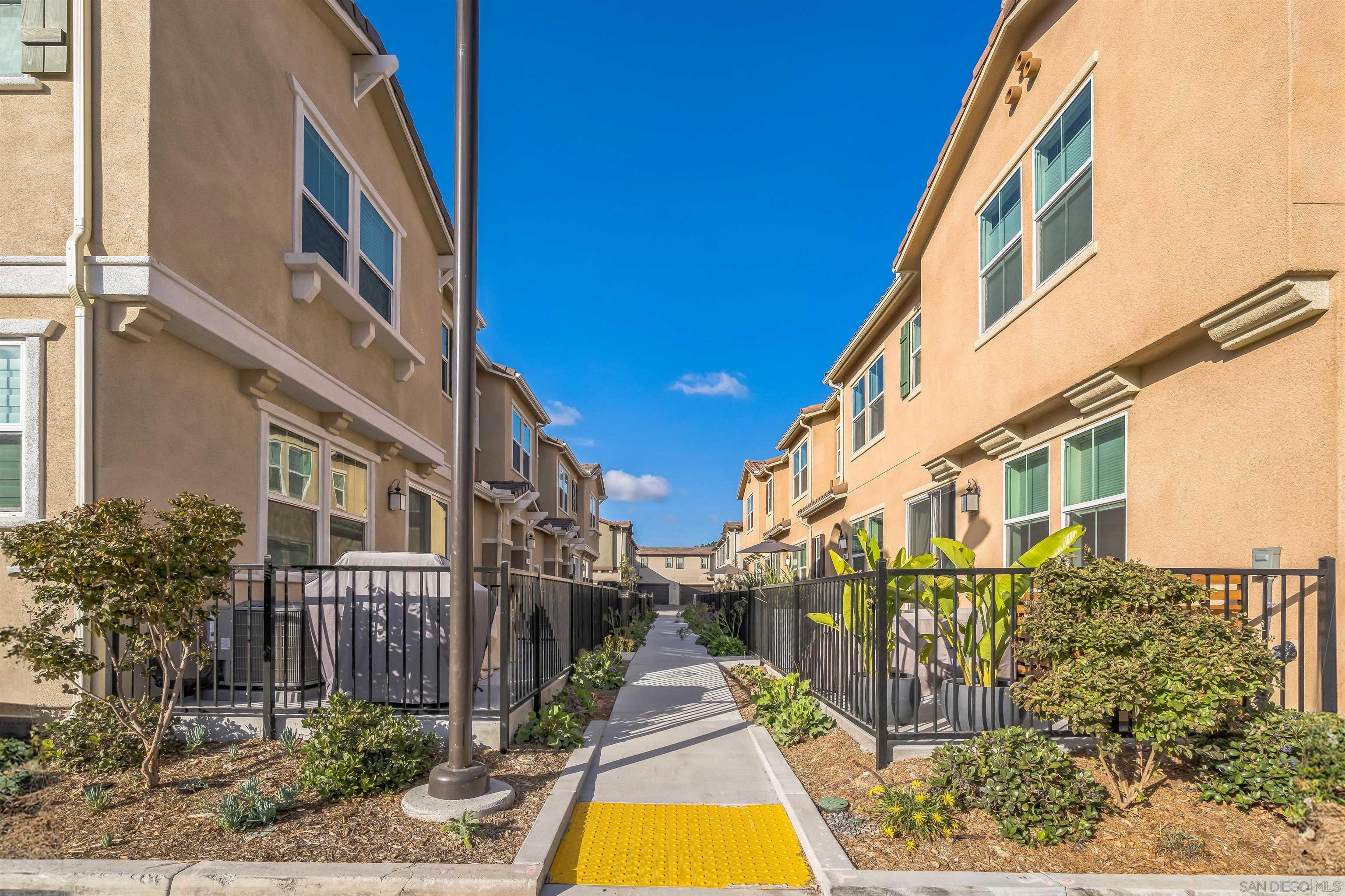 Detail Gallery Image 45 of 47 For 2018  Barite St, Spring Valley,  CA 91977 - 3 Beds | 2/1 Baths