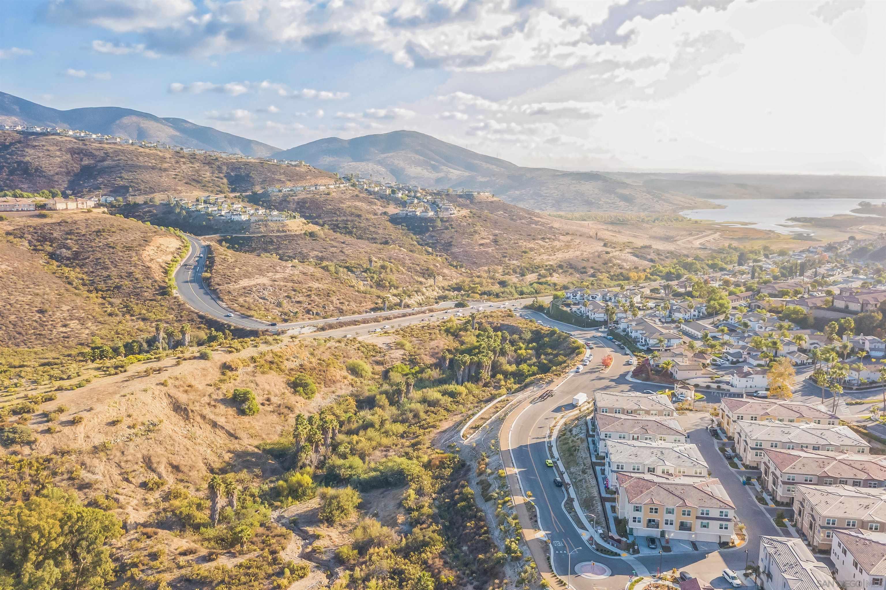 Detail Gallery Image 6 of 47 For 2018  Barite St, Spring Valley,  CA 91977 - 3 Beds | 2/1 Baths