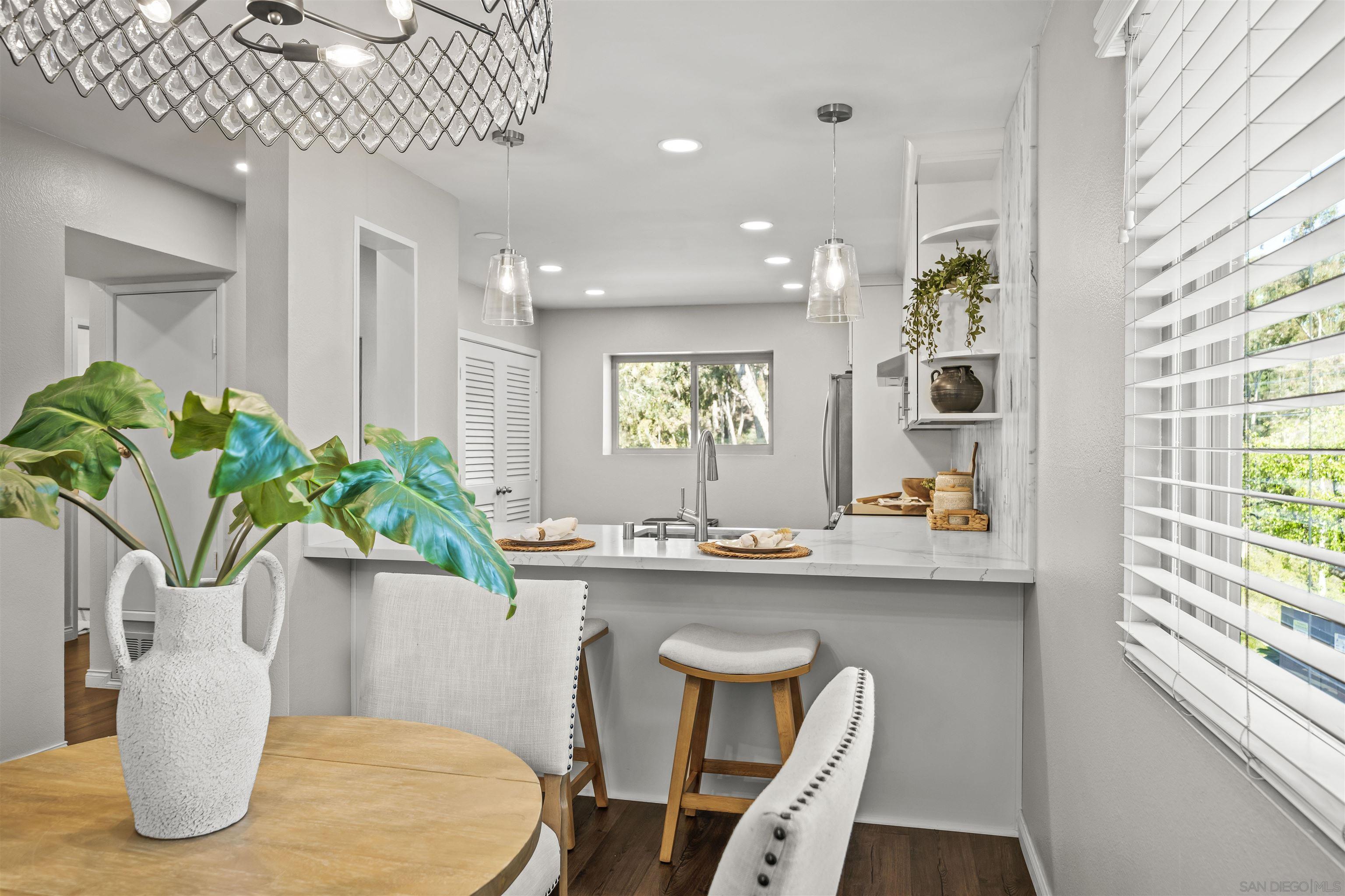 Detail Gallery Image 12 of 51 For 6363  Rancho Mission Rd  #8,  San Diego,  CA 92108 - 2 Beds | 2 Baths