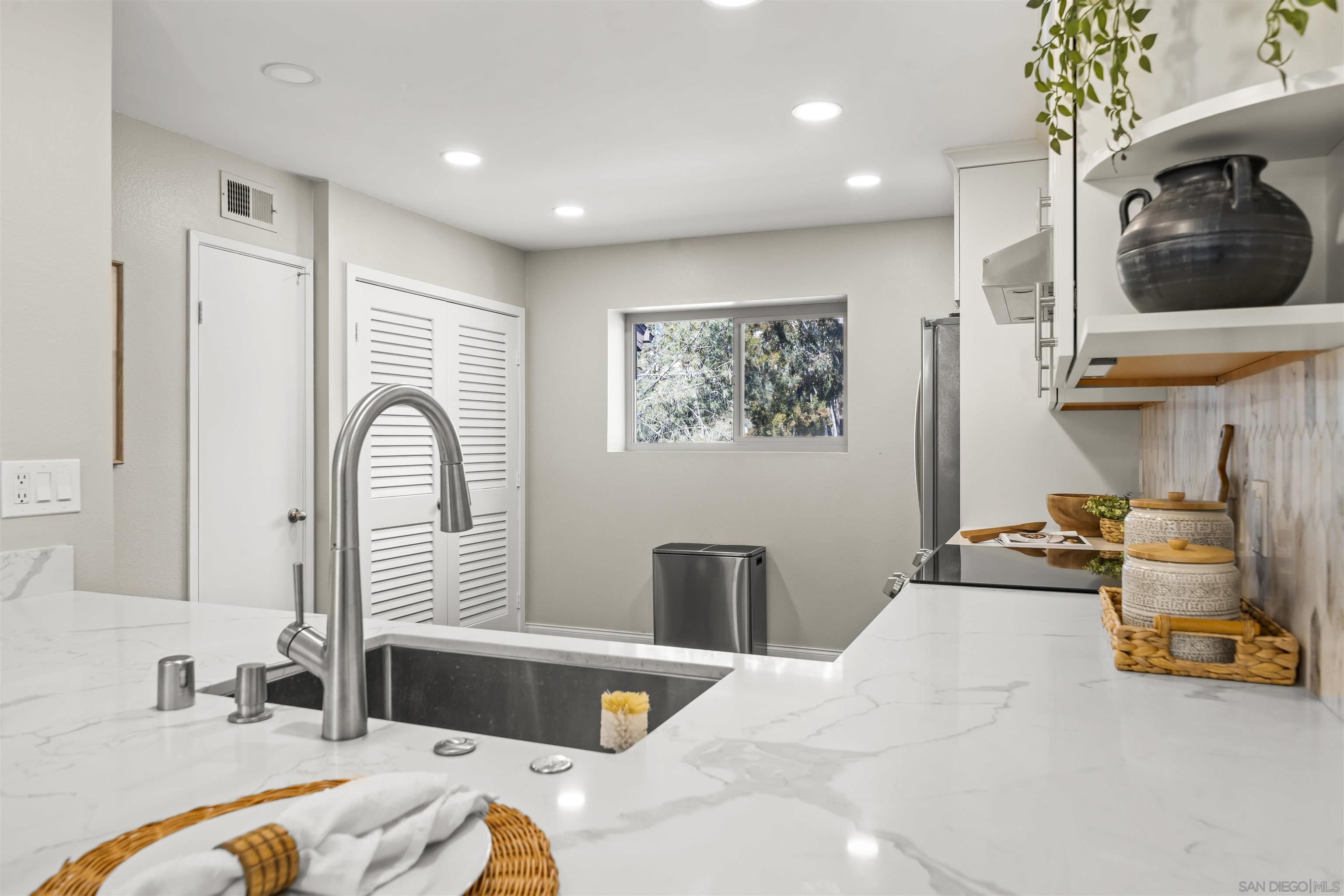 Detail Gallery Image 24 of 51 For 6363  Rancho Mission Rd  #8,  San Diego,  CA 92108 - 2 Beds | 2 Baths