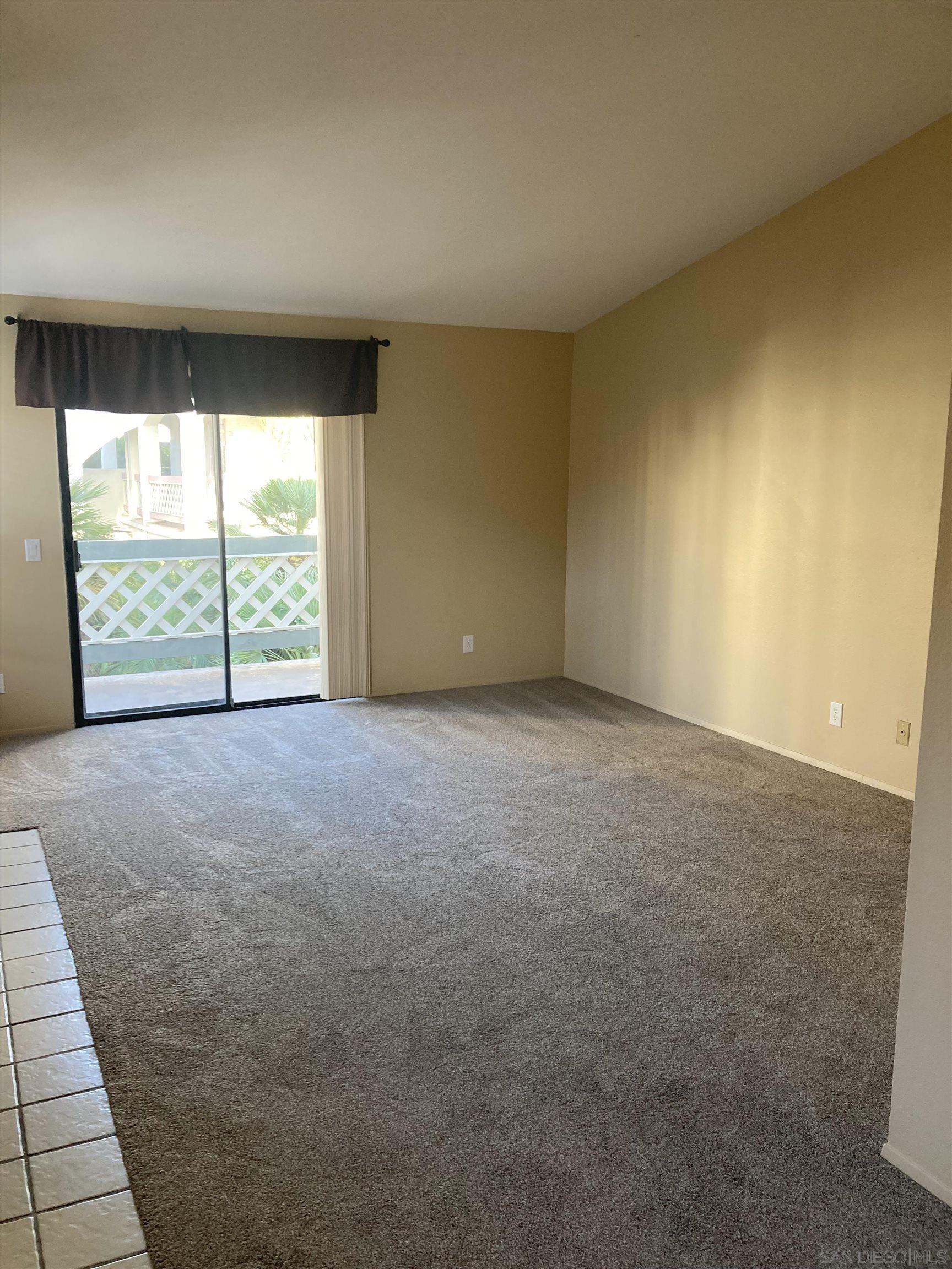 Detail Gallery Image 2 of 12 For 9414  Twin Trails  204, San Diego,  CA 92129 - 2 Beds | 2 Baths