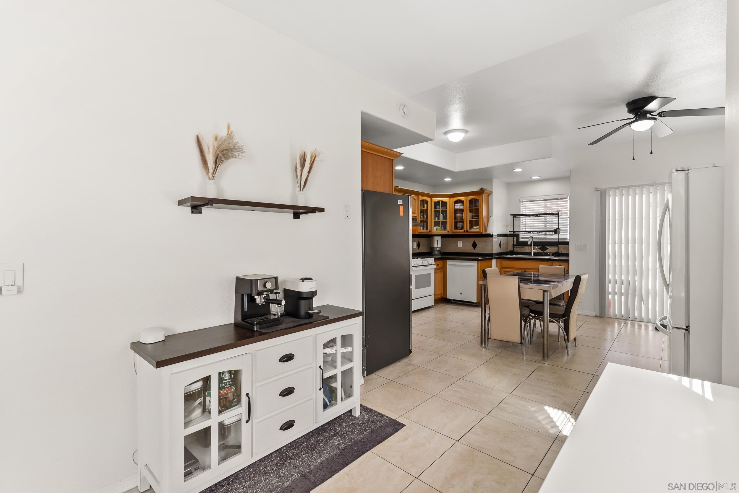 Detail Gallery Image 13 of 35 For 3746  Harding Ave, San Diego,  CA 92113 - 3 Beds | 3 Baths