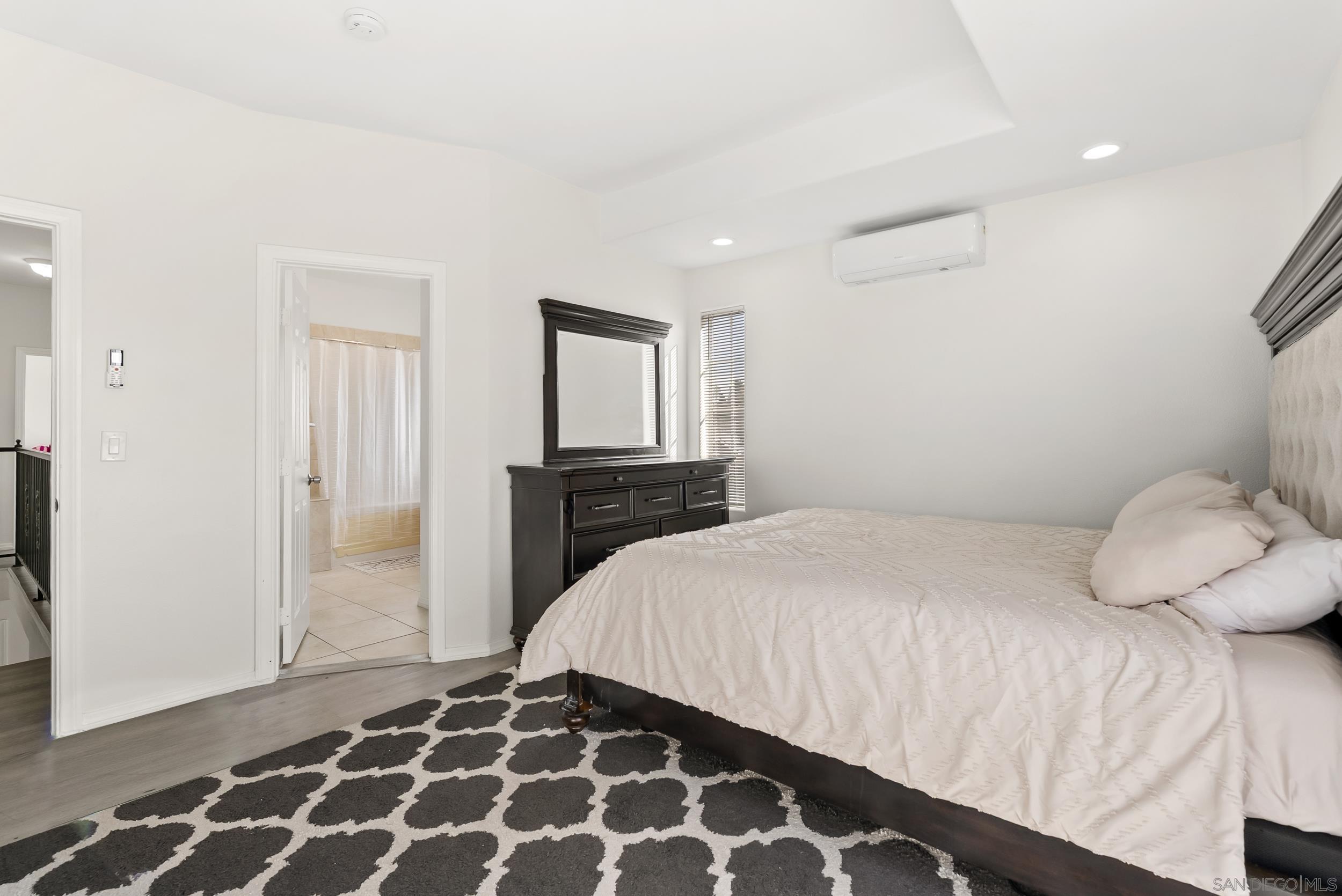 Detail Gallery Image 22 of 35 For 3746  Harding Ave, San Diego,  CA 92113 - 3 Beds | 3 Baths