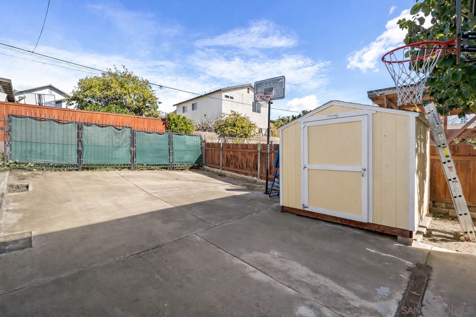 Detail Gallery Image 34 of 35 For 3746  Harding Ave, San Diego,  CA 92113 - 3 Beds | 3 Baths