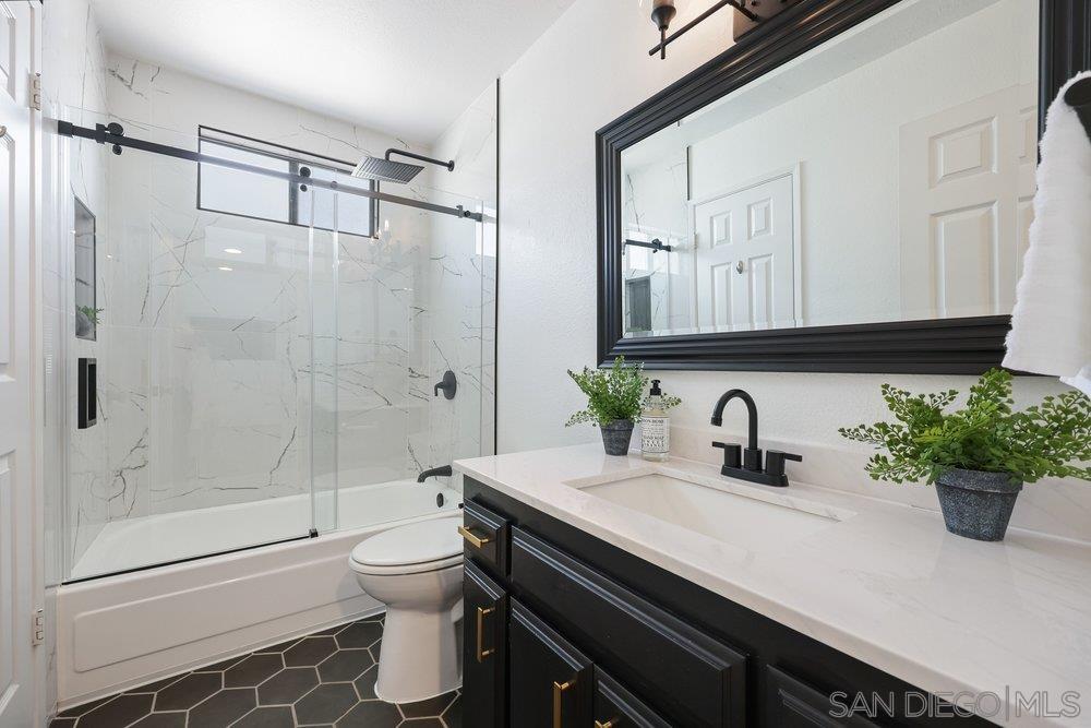 Detail Gallery Image 16 of 20 For 1009  Essex St.  #6,  San Diego,  CA 92103 - 2 Beds | 2 Baths