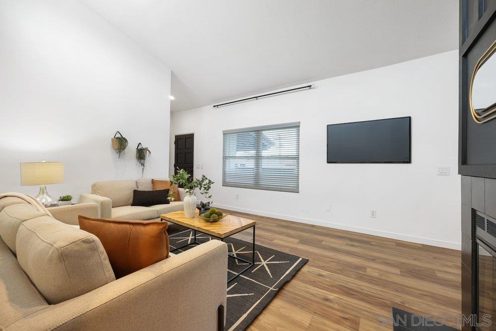 Detail Gallery Image 7 of 20 For 1009  Essex St.  #6,  San Diego,  CA 92103 - 2 Beds | 2 Baths