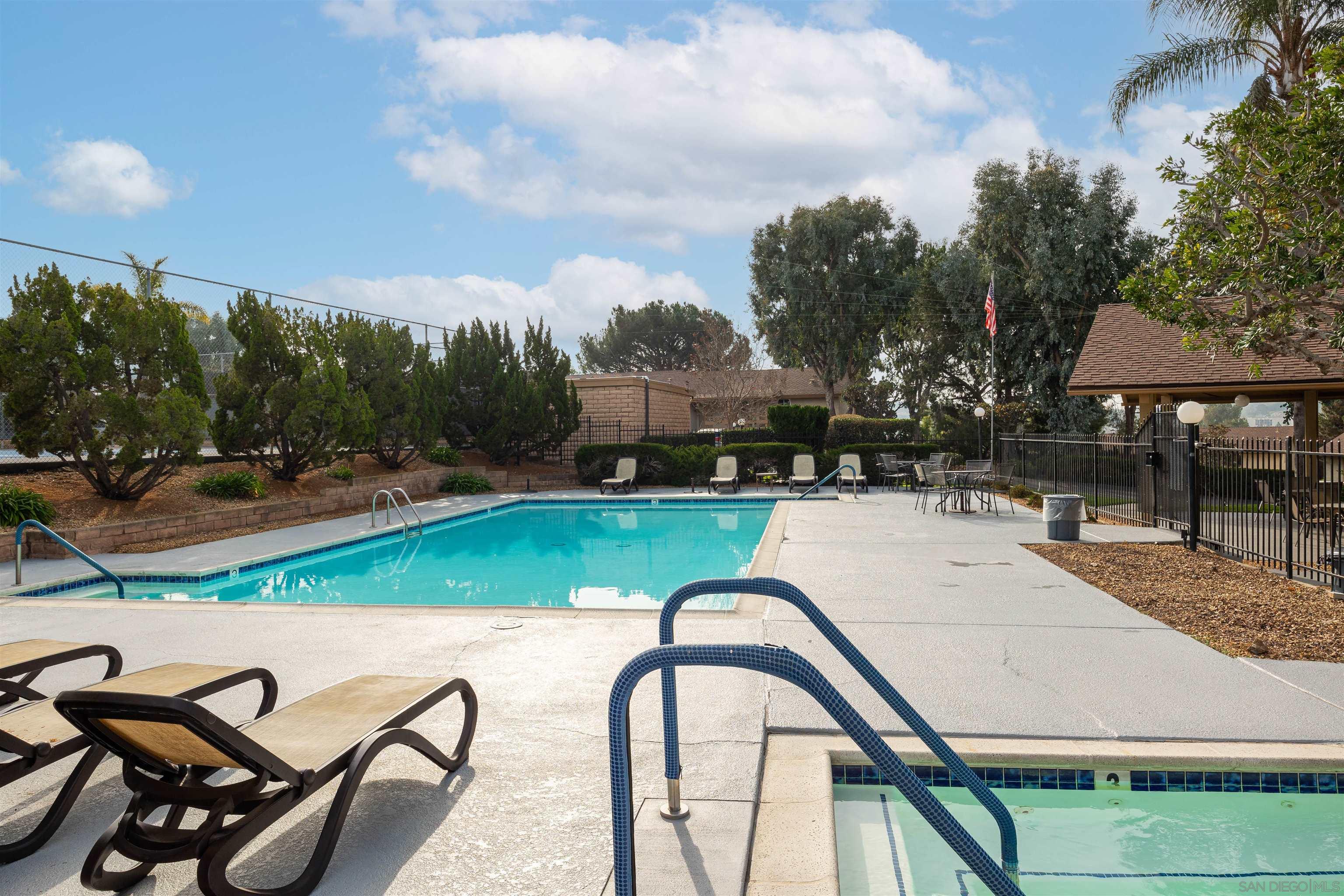 Detail Gallery Image 33 of 33 For 1886  Fairway Circle Dr, San Marcos,  CA 92078 - 3 Beds | 2 Baths