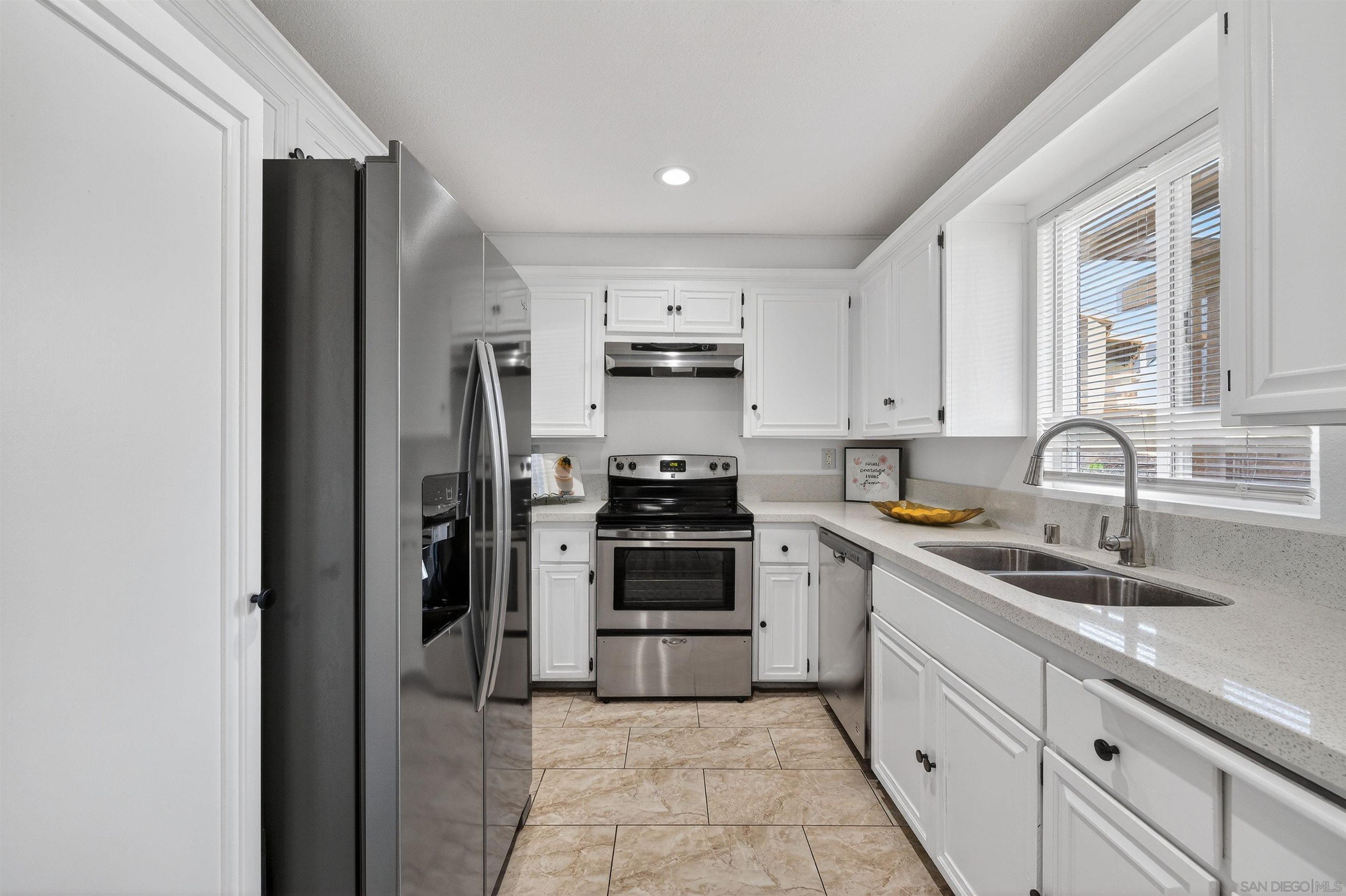 Detail Gallery Image 7 of 33 For 1886  Fairway Circle Dr, San Marcos,  CA 92078 - 3 Beds | 2 Baths