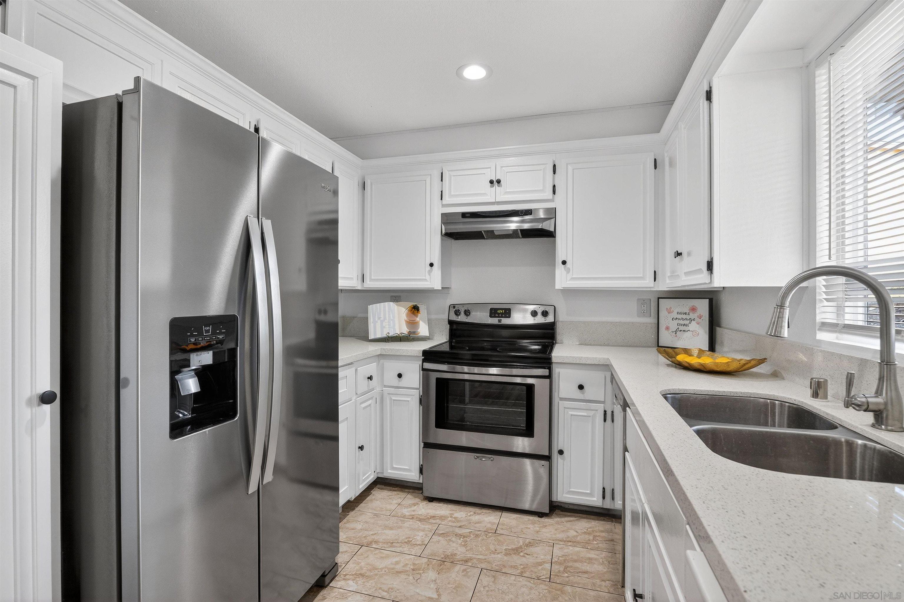 Detail Gallery Image 9 of 33 For 1886  Fairway Circle Dr, San Marcos,  CA 92078 - 3 Beds | 2 Baths