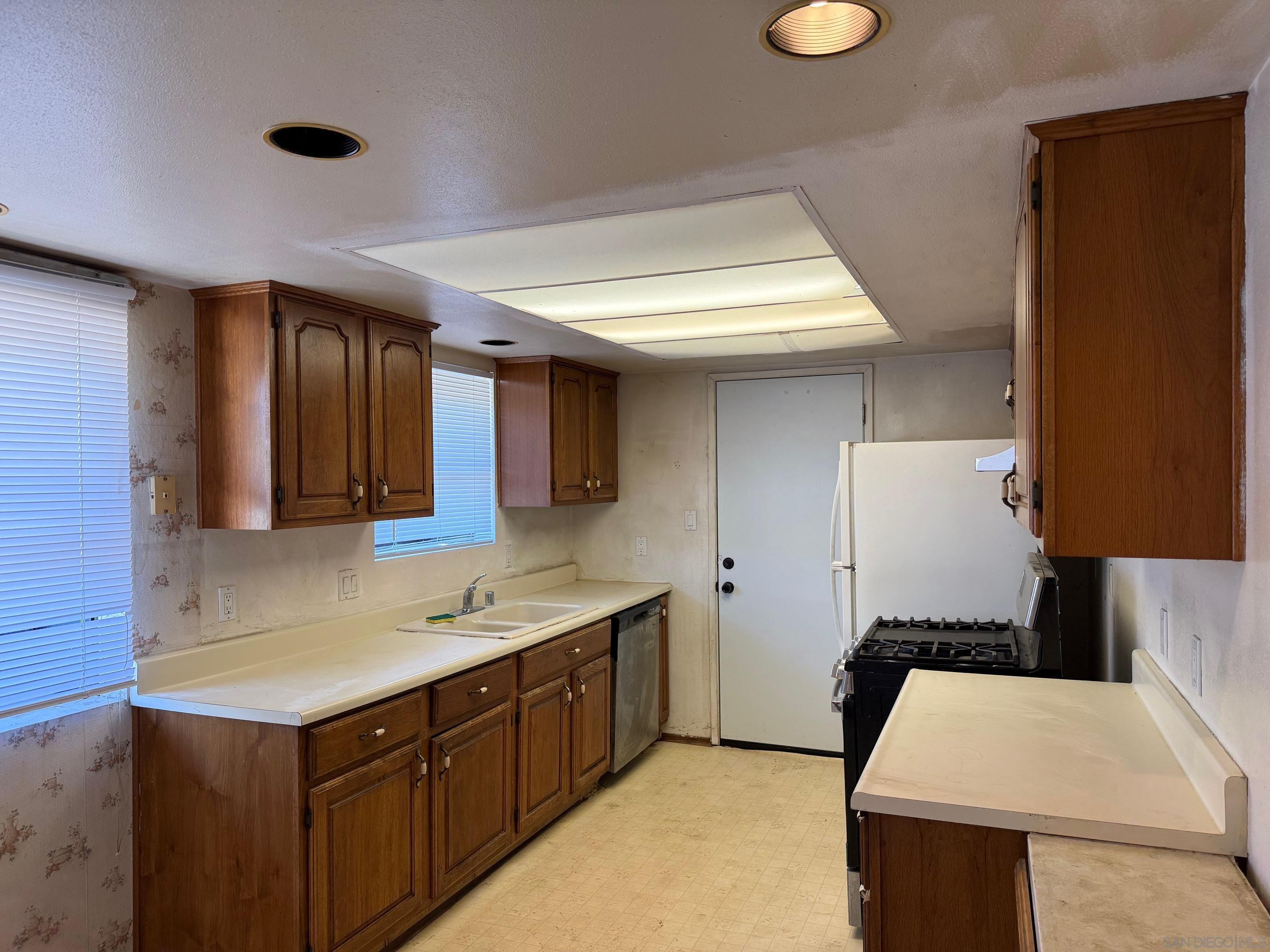 Detail Gallery Image 3 of 22 For 580  Galena St., El Cajon,  CA 92019 - 3 Beds | 2 Baths