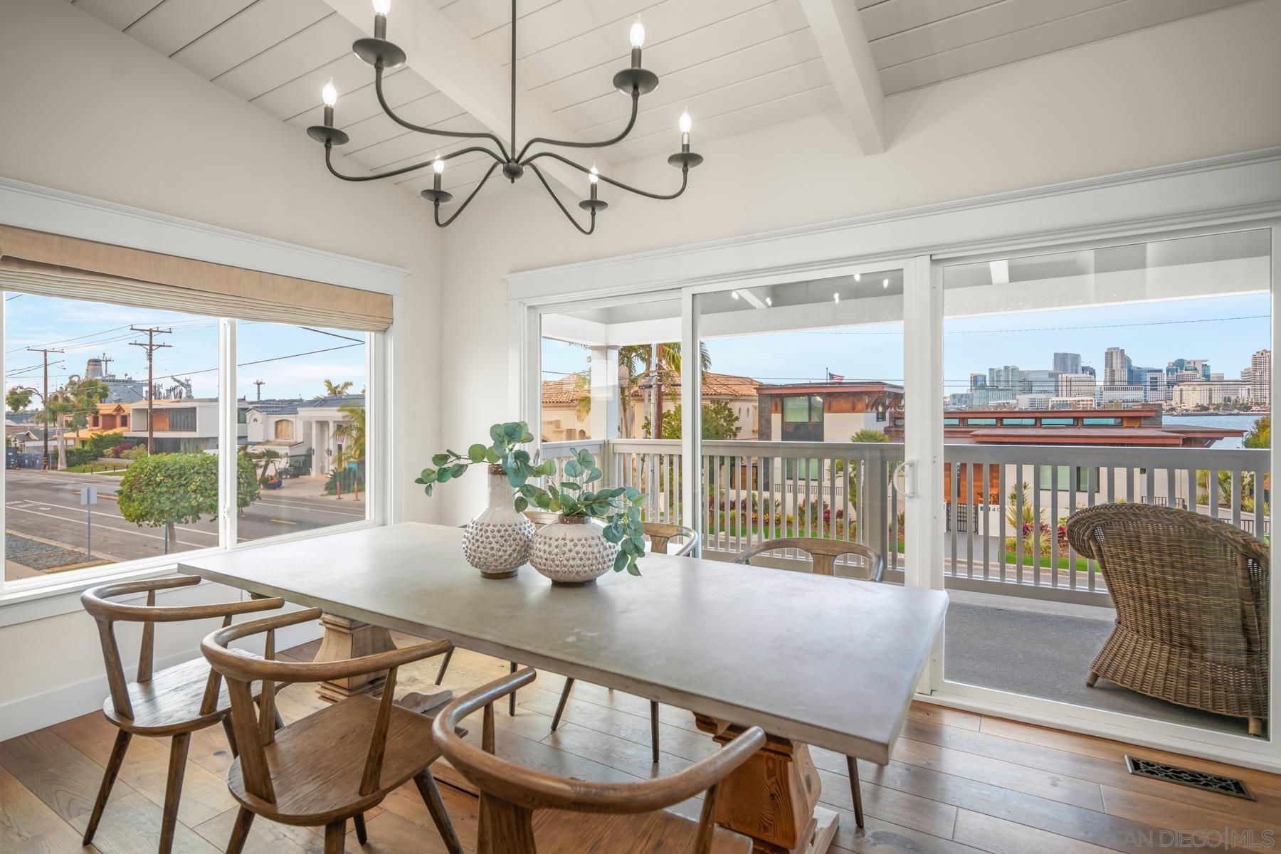 Detail Gallery Image 13 of 38 For 420  1st St, Coronado,  CA 92118 - 3 Beds | 3 Baths