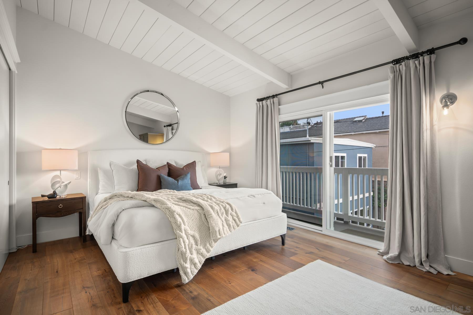 Detail Gallery Image 18 of 38 For 420  1st St, Coronado,  CA 92118 - 3 Beds | 3 Baths