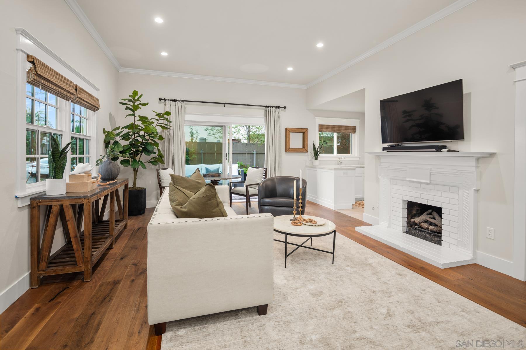 Detail Gallery Image 23 of 38 For 420  1st St, Coronado,  CA 92118 - 3 Beds | 3 Baths