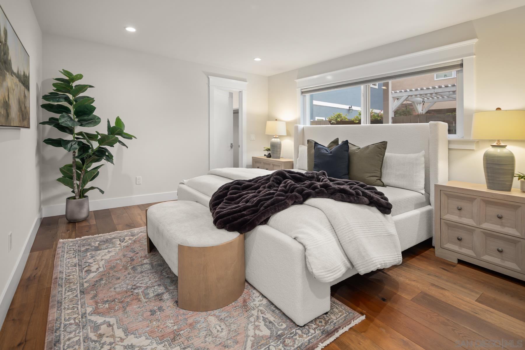 Detail Gallery Image 27 of 38 For 420  1st St, Coronado,  CA 92118 - 3 Beds | 3 Baths