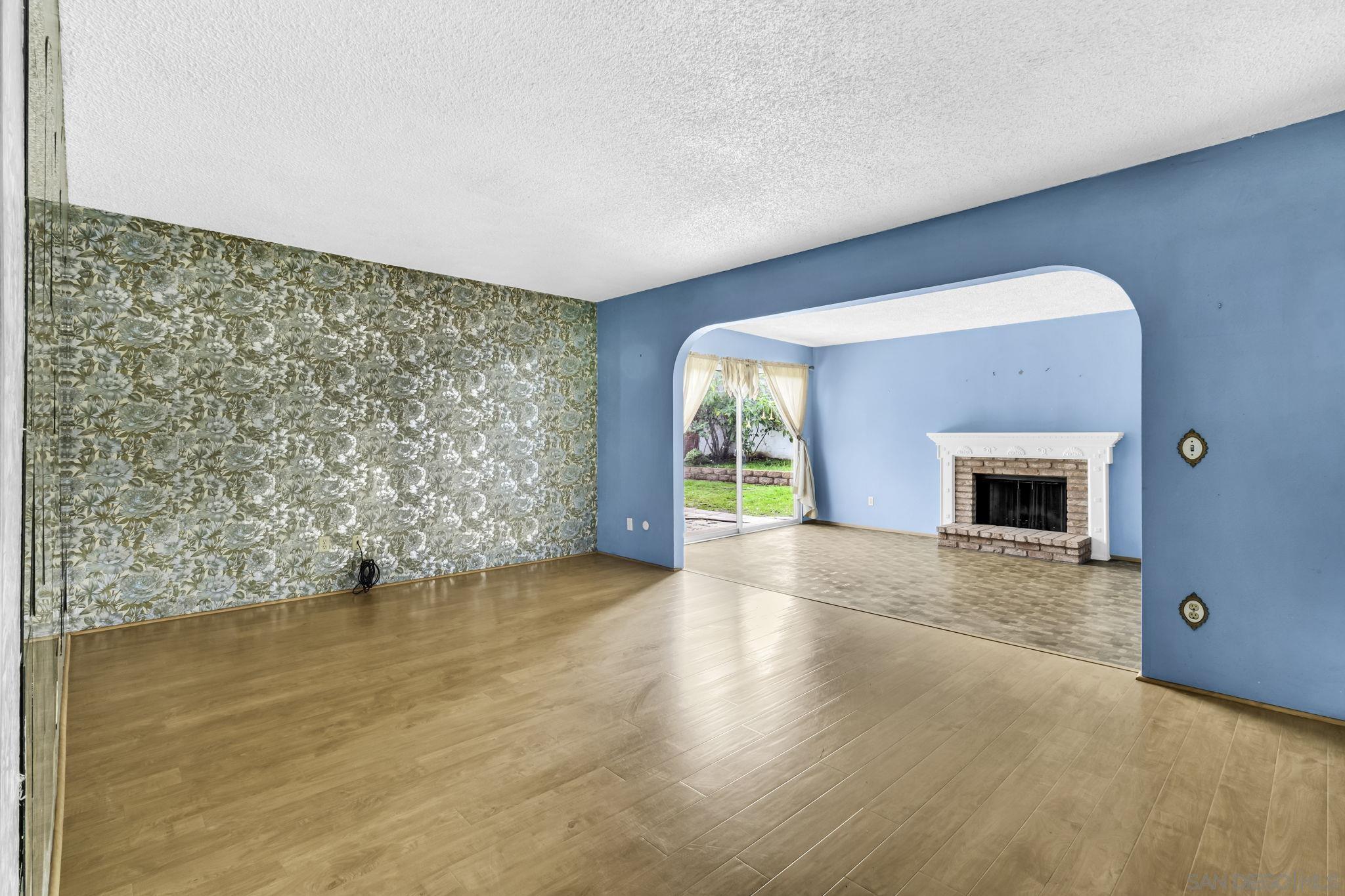 Detail Gallery Image 13 of 31 For 1454  Greycourt Way, San Diego,  CA 92114 - 4 Beds | 2 Baths