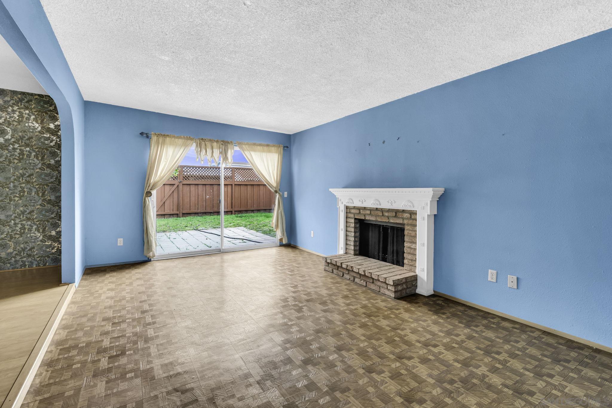 Detail Gallery Image 15 of 31 For 1454  Greycourt Way, San Diego,  CA 92114 - 4 Beds | 2 Baths