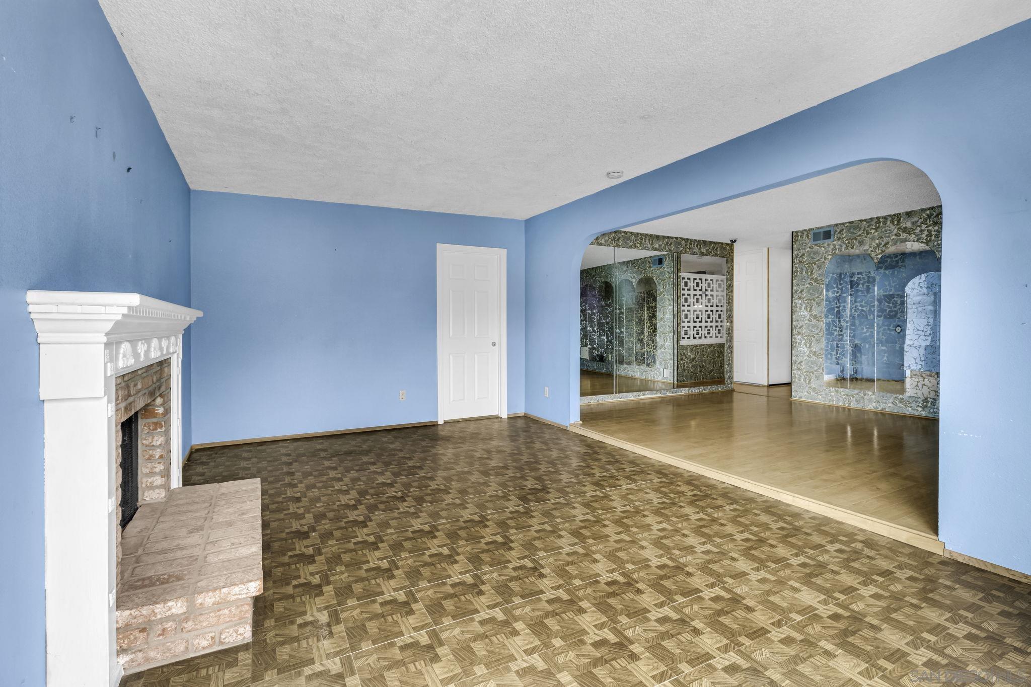 Detail Gallery Image 16 of 31 For 1454  Greycourt Way, San Diego,  CA 92114 - 4 Beds | 2 Baths