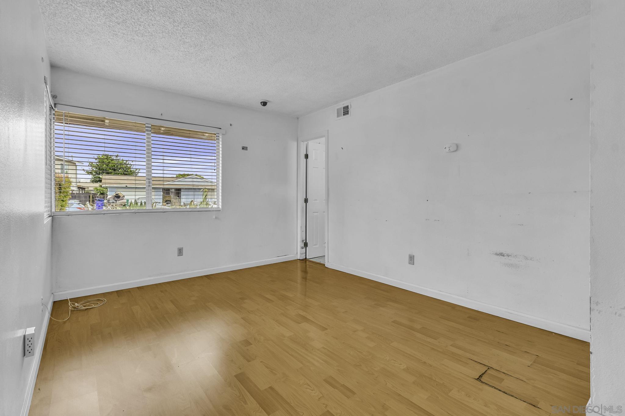 Detail Gallery Image 24 of 31 For 1454  Greycourt Way, San Diego,  CA 92114 - 4 Beds | 2 Baths