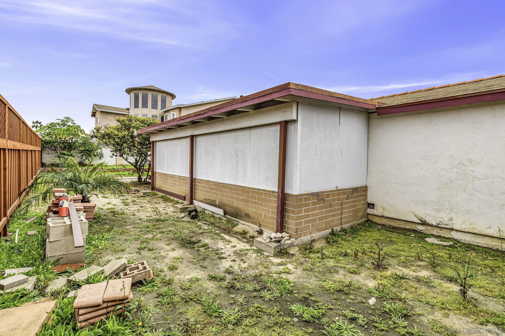 Detail Gallery Image 27 of 31 For 1454  Greycourt Way, San Diego,  CA 92114 - 4 Beds | 2 Baths