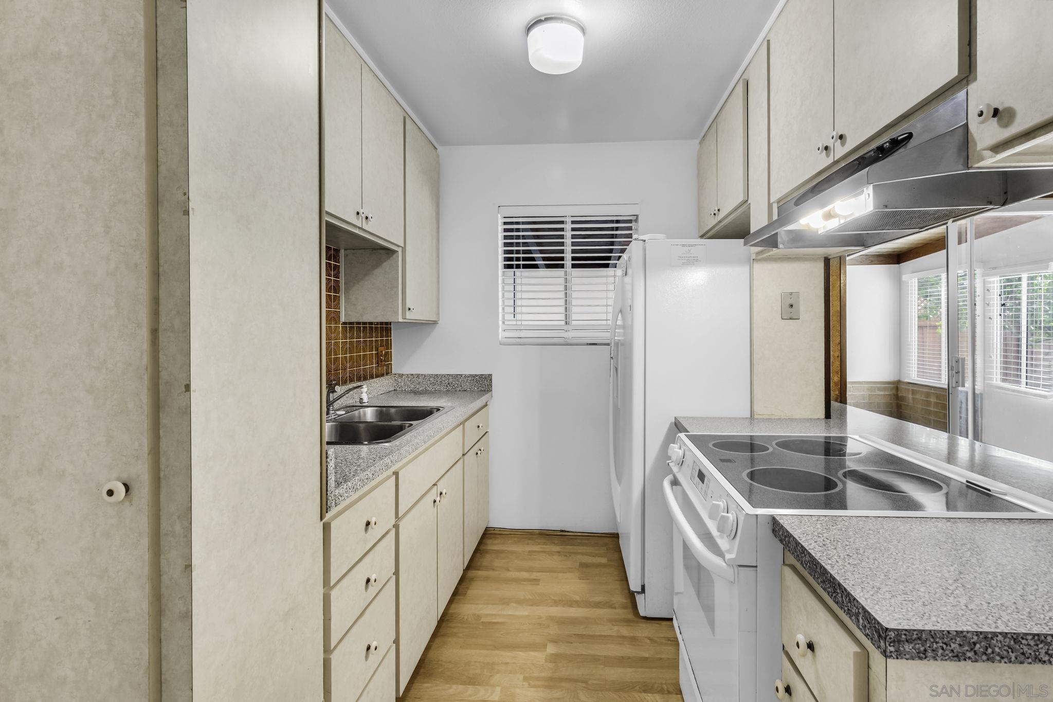 Detail Gallery Image 9 of 31 For 1454  Greycourt Way, San Diego,  CA 92114 - 4 Beds | 2 Baths