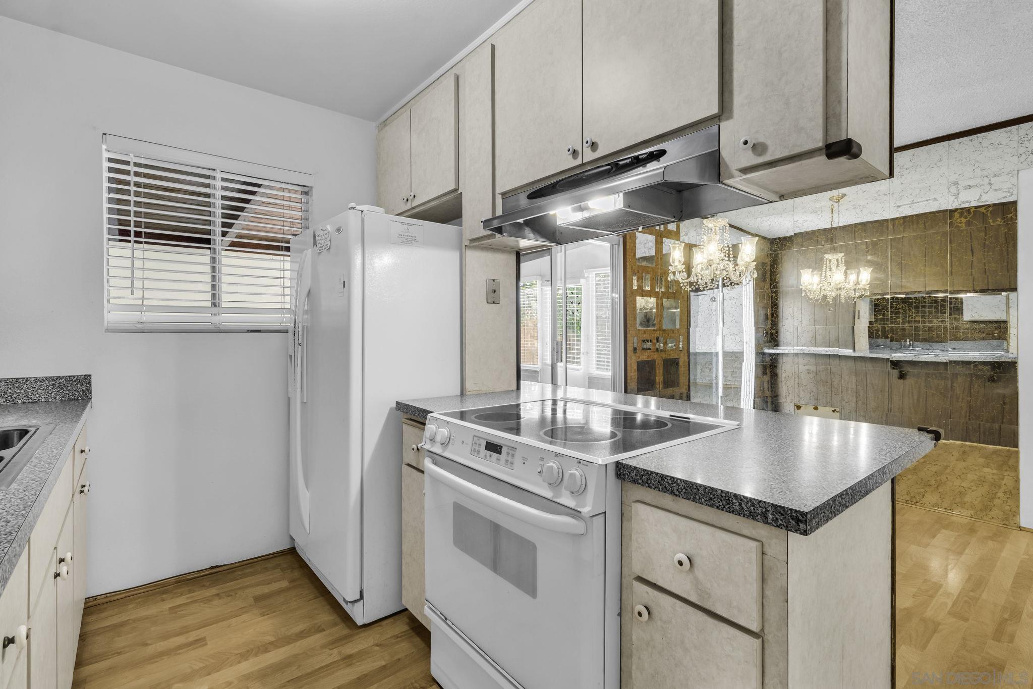 Detail Gallery Image 10 of 31 For 1454  Greycourt Way, San Diego,  CA 92114 - 4 Beds | 2 Baths