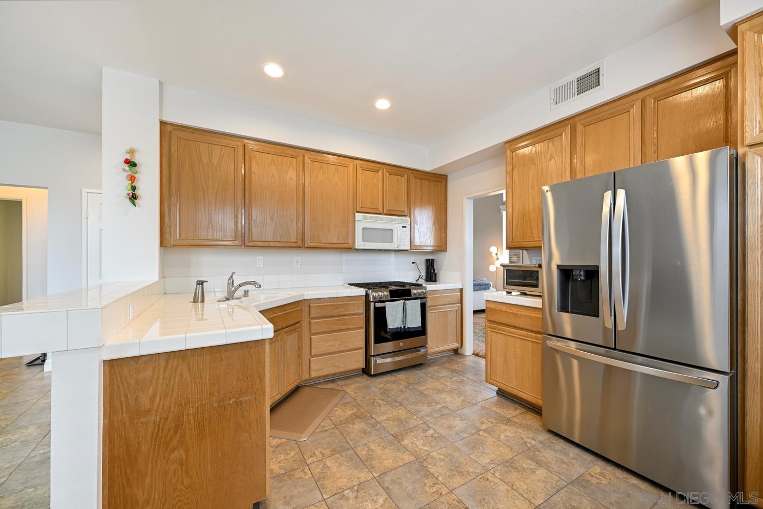 Detail Gallery Image 7 of 19 For 740  Avenida Codorniz, San Marcos,  CA 92069 - 3 Beds | 2/1 Baths