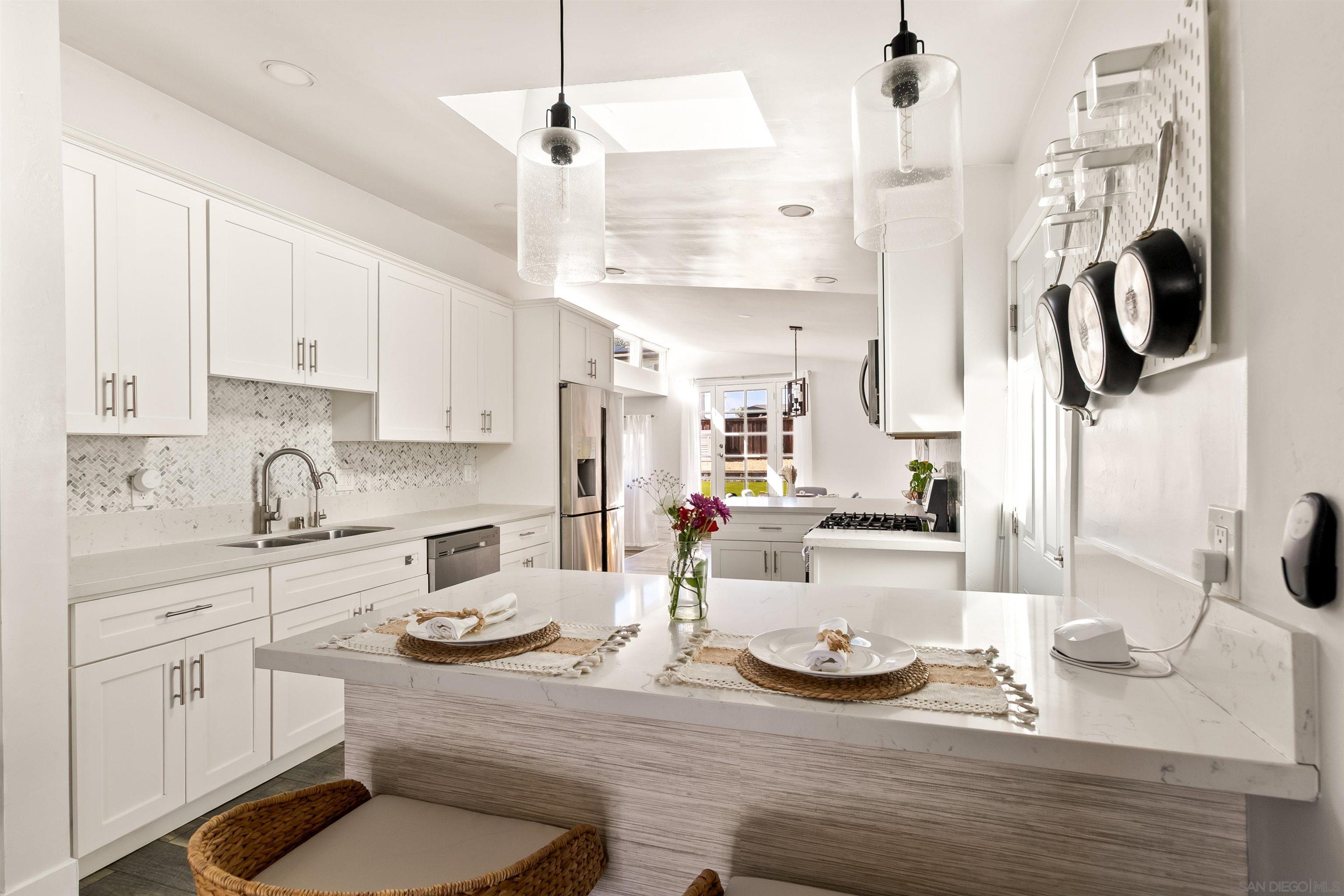 Front Image Thumbnail for SD260004271