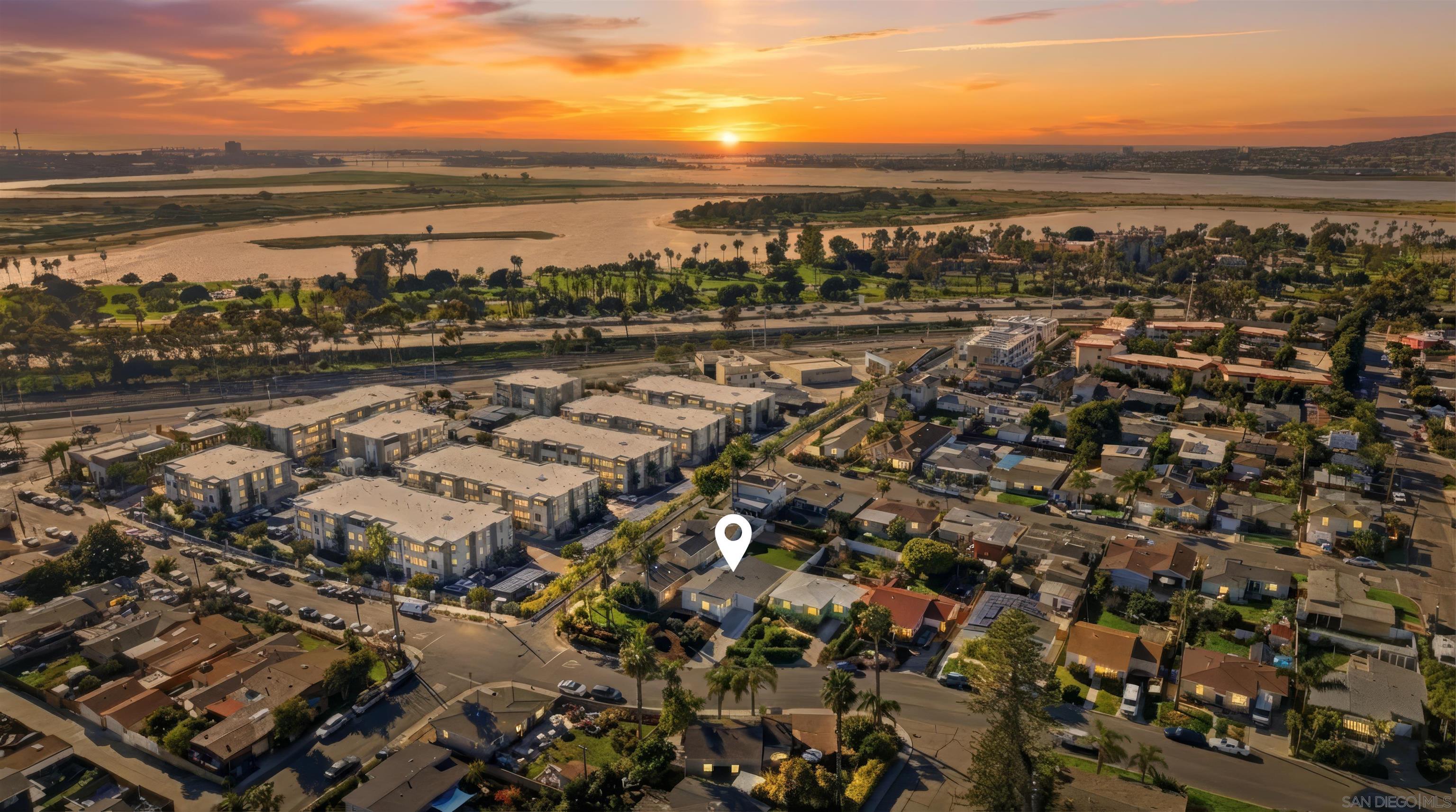 Detail Gallery Image 2 of 32 For 1412  Frankfort St, San Diego,  CA 92110 - 3 Beds | 2 Baths