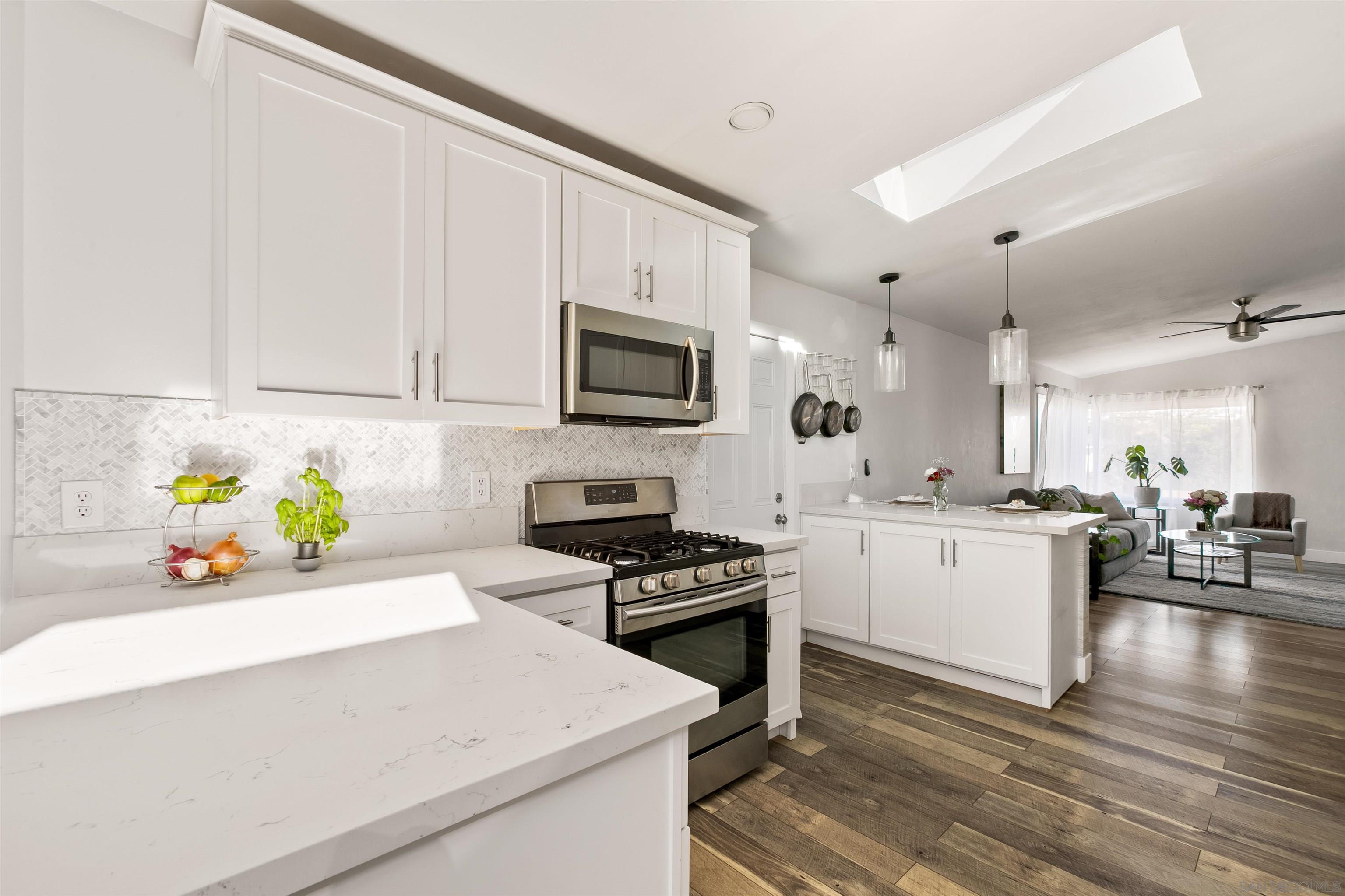 Detail Gallery Image 9 of 32 For 1412  Frankfort St, San Diego,  CA 92110 - 3 Beds | 2 Baths