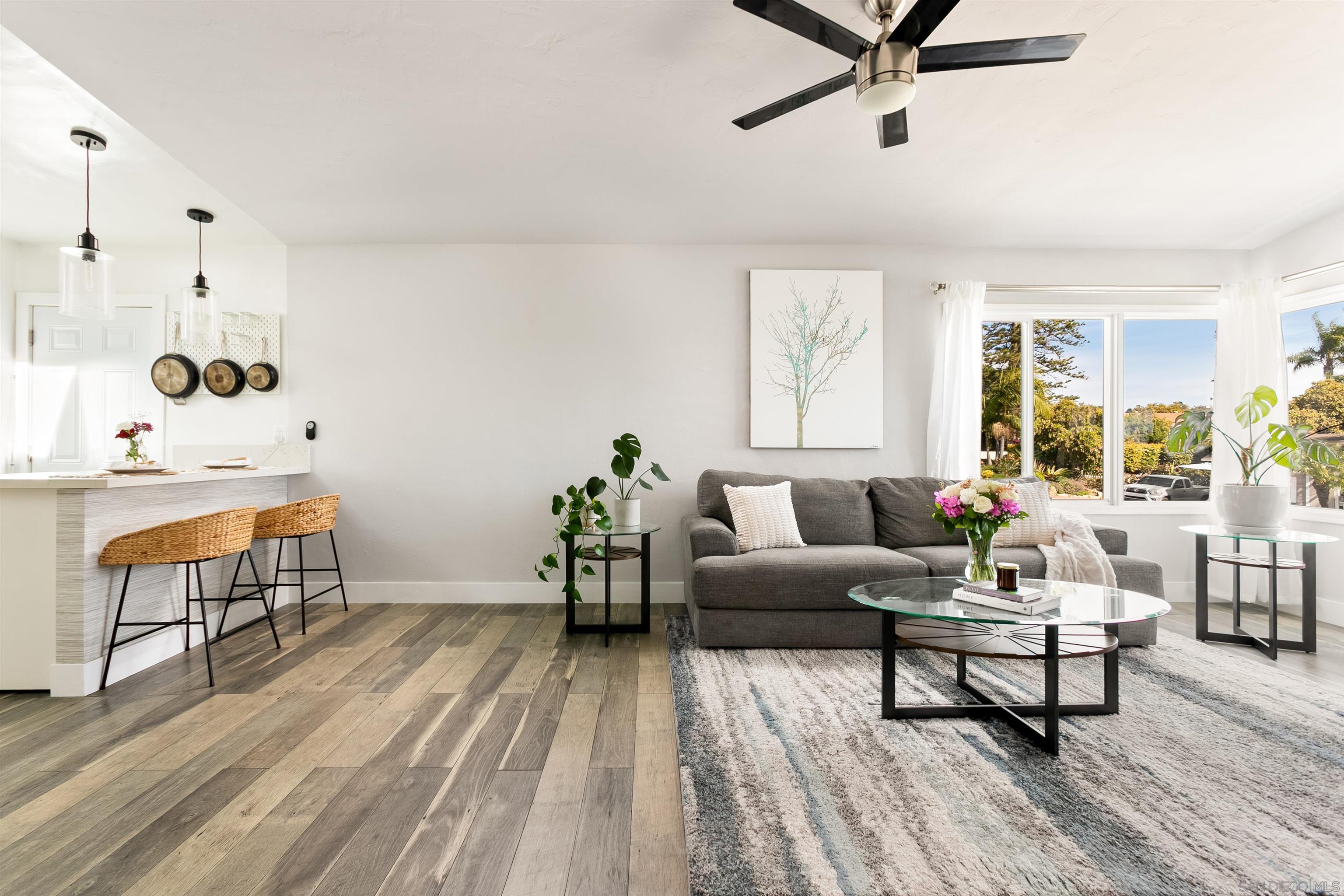 Detail Gallery Image 3 of 32 For 1412  Frankfort St, San Diego,  CA 92110 - 3 Beds | 2 Baths