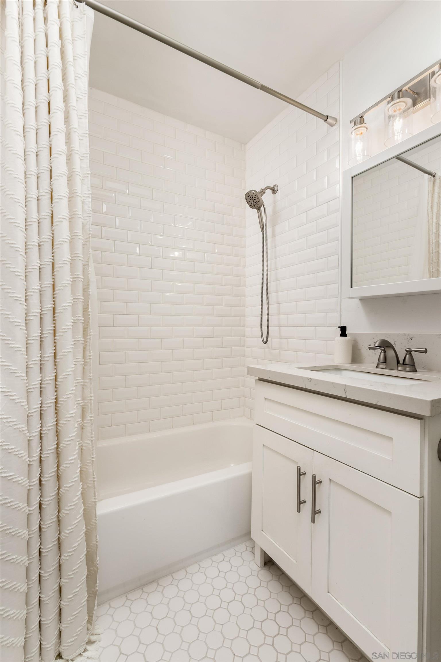 Detail Gallery Image 20 of 32 For 1412  Frankfort St, San Diego,  CA 92110 - 3 Beds | 2 Baths