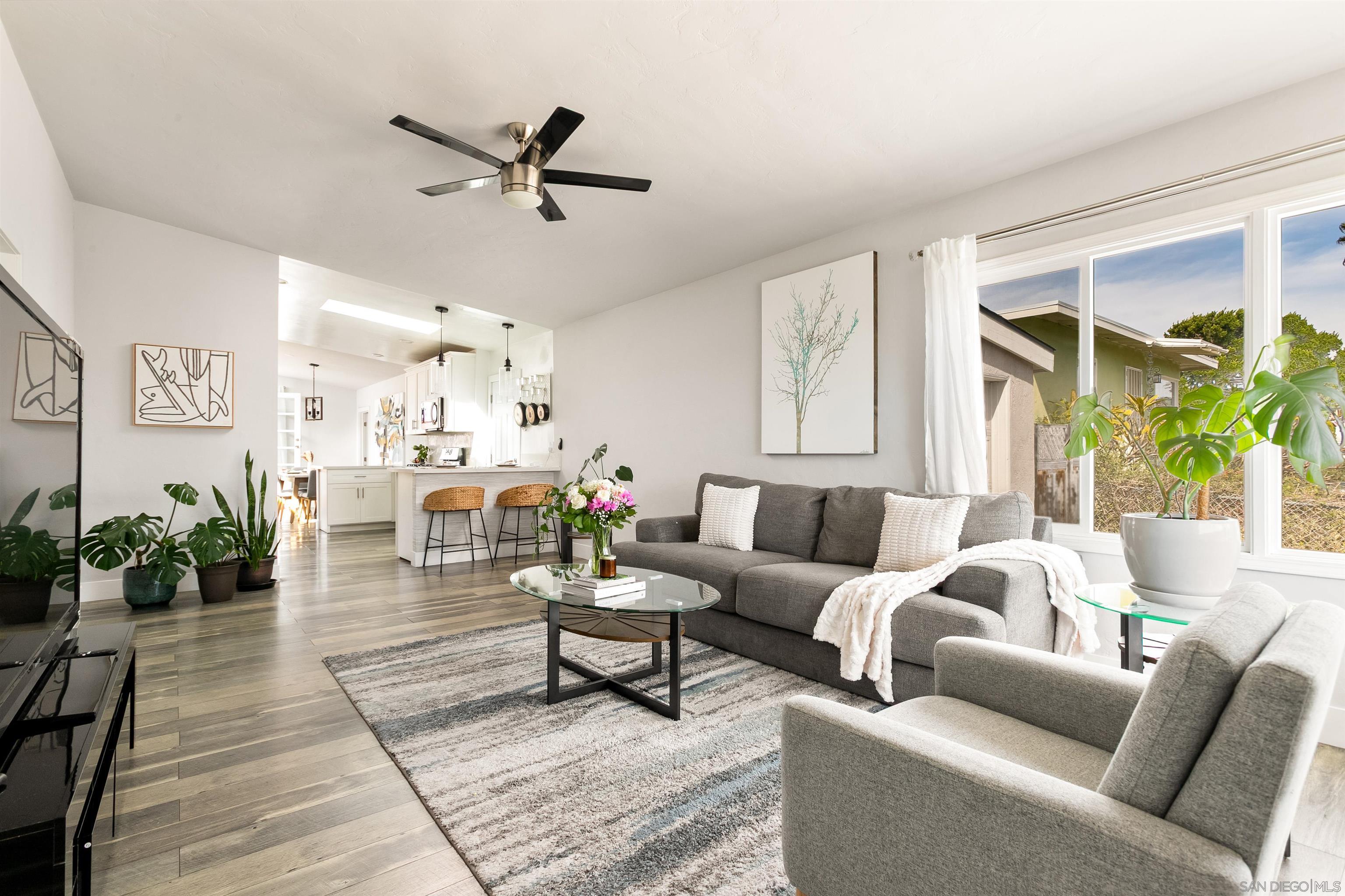 Detail Gallery Image 4 of 32 For 1412  Frankfort St, San Diego,  CA 92110 - 3 Beds | 2 Baths