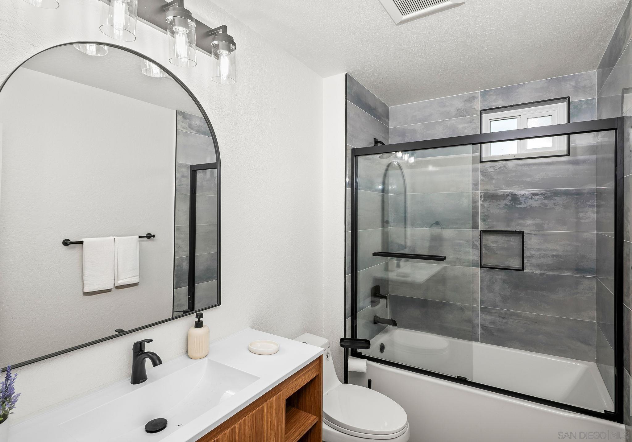 Detail Gallery Image 28 of 50 For 152  Evergreen Ave.  #4,  Imperial Beach,  CA 91932 - 2 Beds | 2 Baths