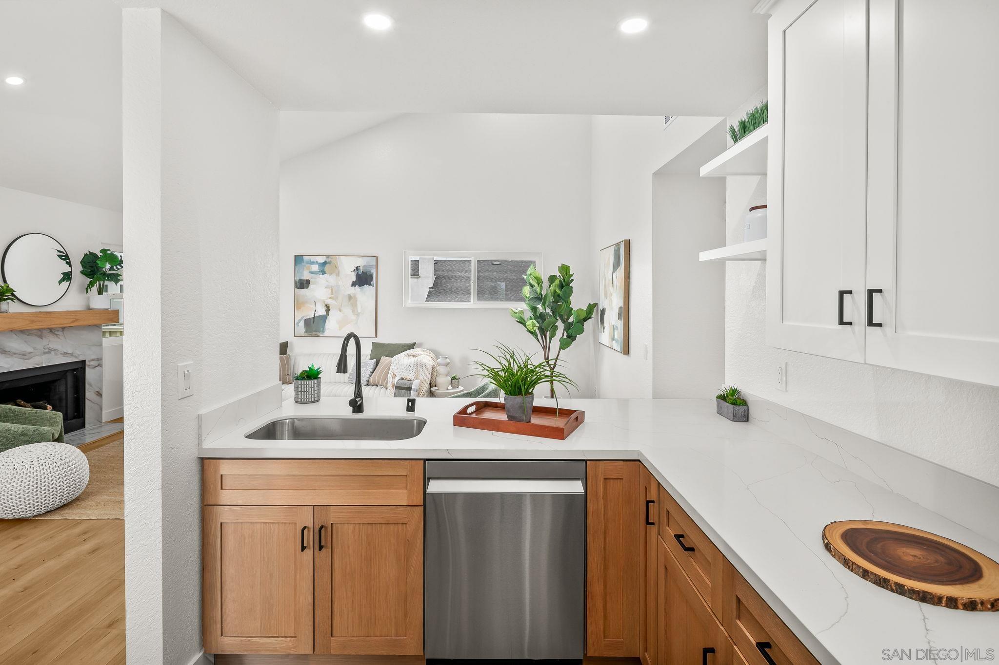 Detail Gallery Image 8 of 50 For 152  Evergreen Ave.  #4,  Imperial Beach,  CA 91932 - 2 Beds | 2 Baths