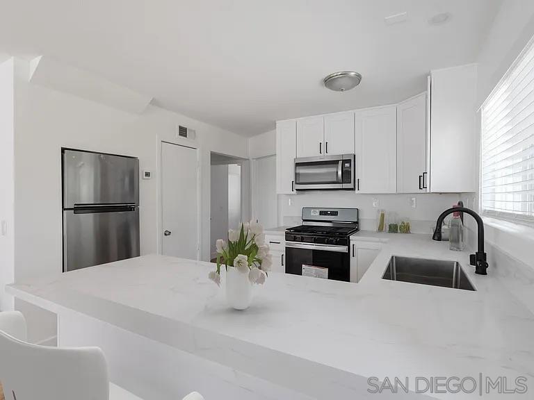 Detail Gallery Image 3 of 20 For 5191  Alumni Pl, San Diego,  CA 92115 - – Beds | – Baths