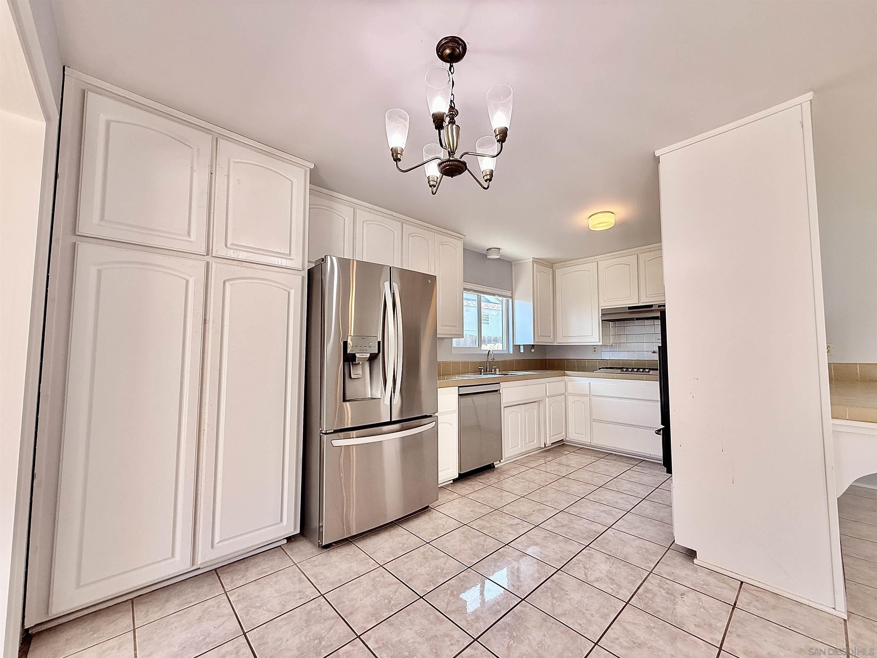 Detail Gallery Image 6 of 28 For 479  Arizona St, Chula Vista,  CA 91911 - 4 Beds | 2 Baths