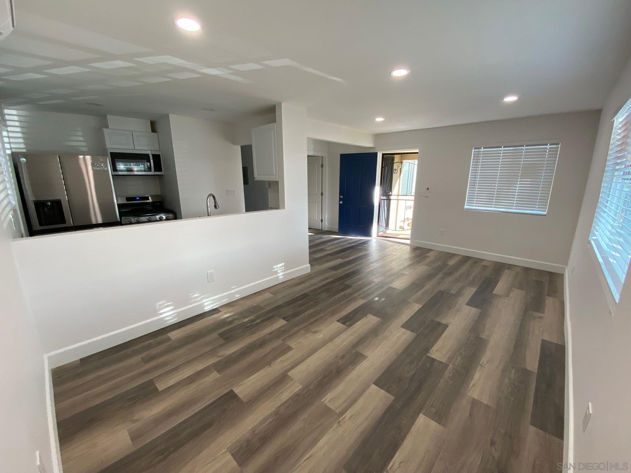 Detail Gallery Image 8 of 23 For 721  Duval St, San Diego,  CA 92102 - 3 Beds | 1 Baths