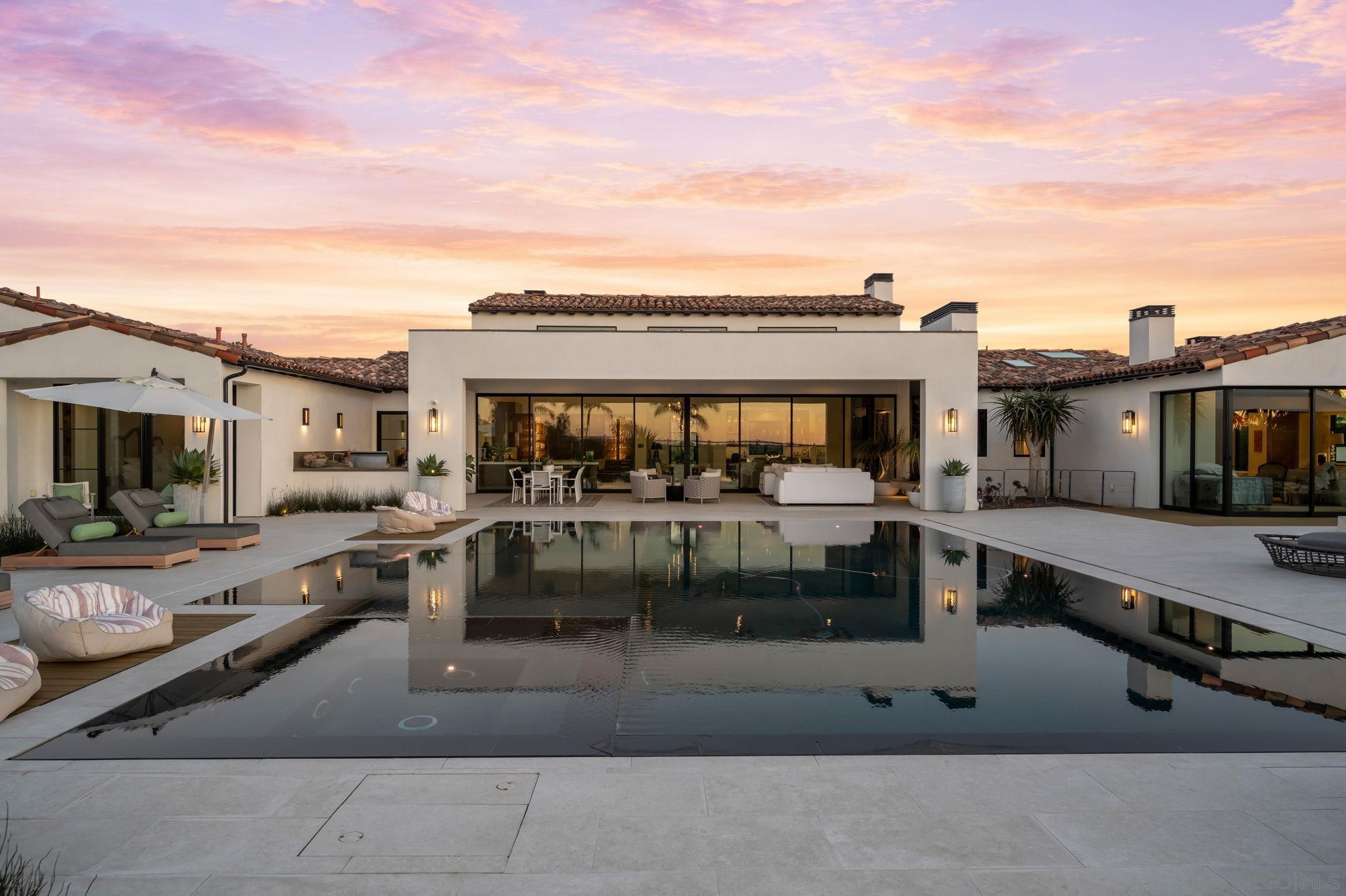 Detail Gallery Image 2 of 20 For 16786-88  Calle Hermosa, San Diego,  CA 92127 - 6 Beds | 7/1 Baths