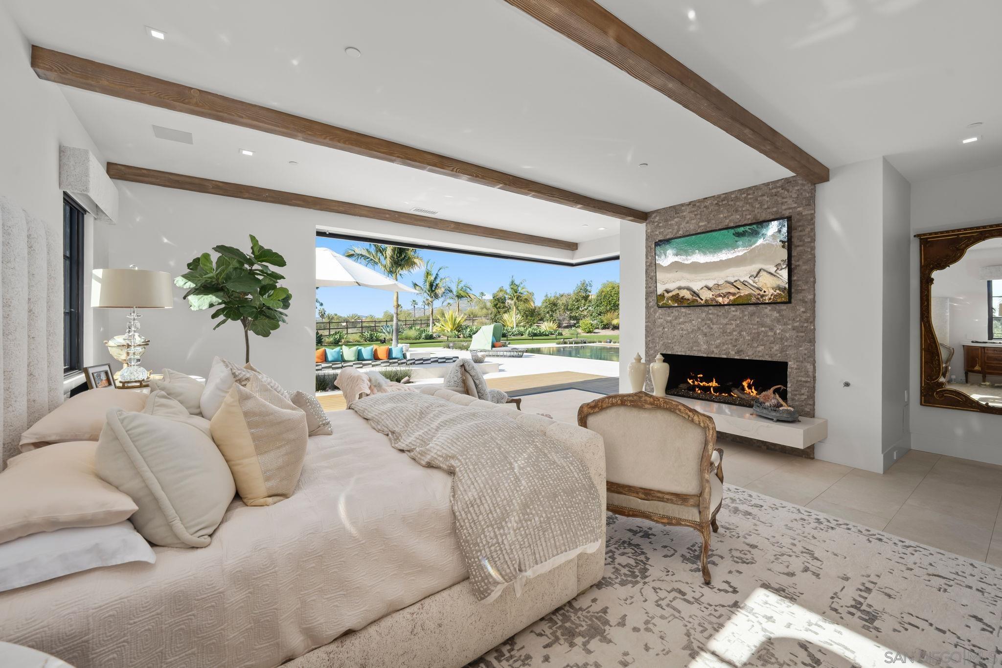 Detail Gallery Image 13 of 20 For 16786-88  Calle Hermosa, San Diego,  CA 92127 - 6 Beds | 7/1 Baths