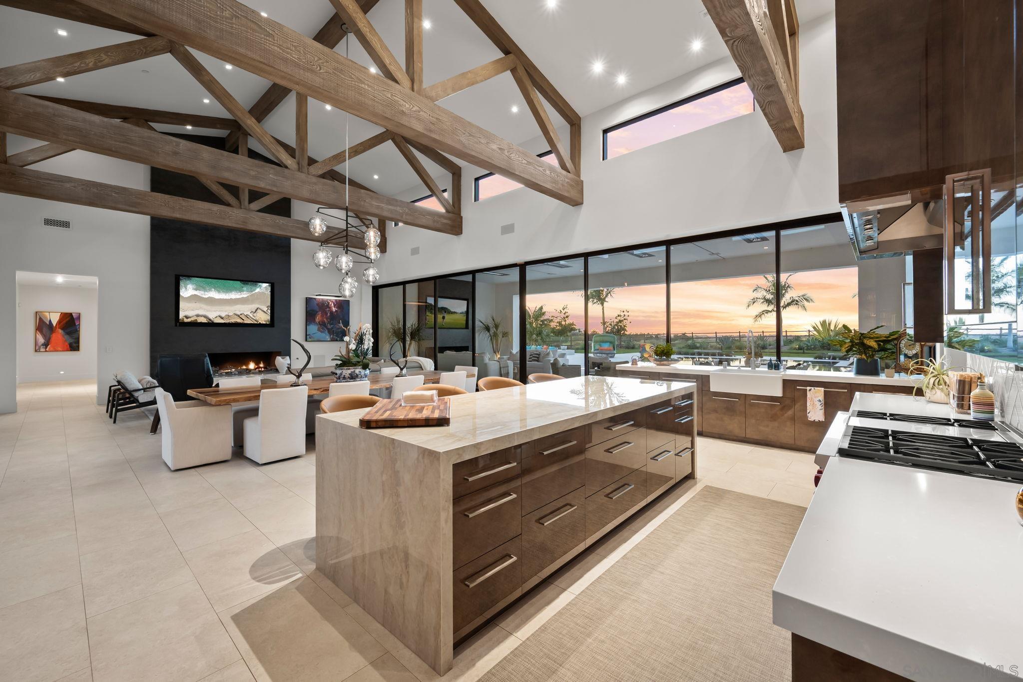 Detail Gallery Image 3 of 20 For 16786-88  Calle Hermosa, San Diego,  CA 92127 - 6 Beds | 7/1 Baths