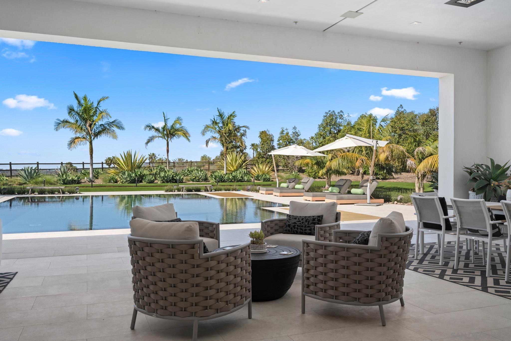 Detail Gallery Image 10 of 20 For 16786-88  Calle Hermosa, San Diego,  CA 92127 - 6 Beds | 7/1 Baths